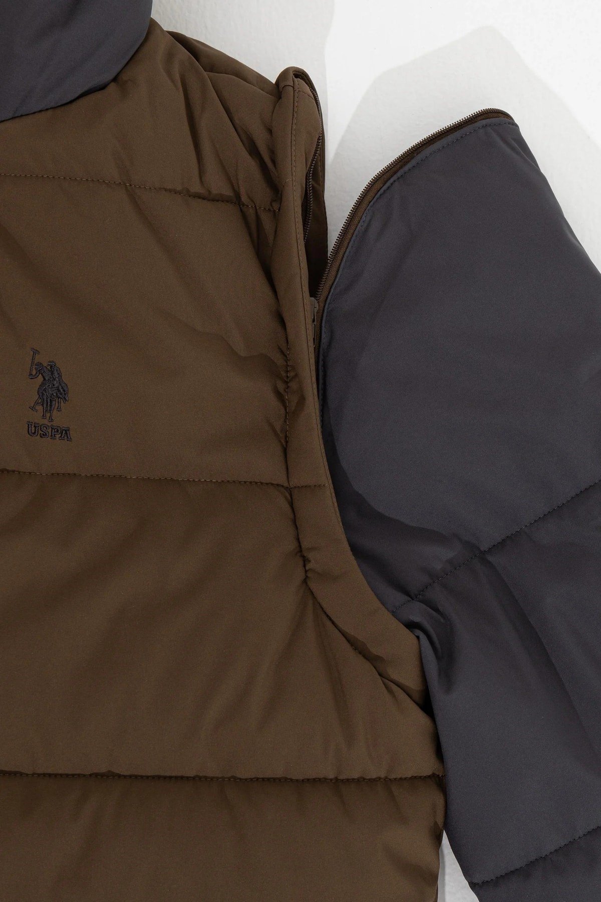U.S. Polo Assn. Yeleğe Dönüştürülebilen Blok Renkli Erkek Mont 1443137