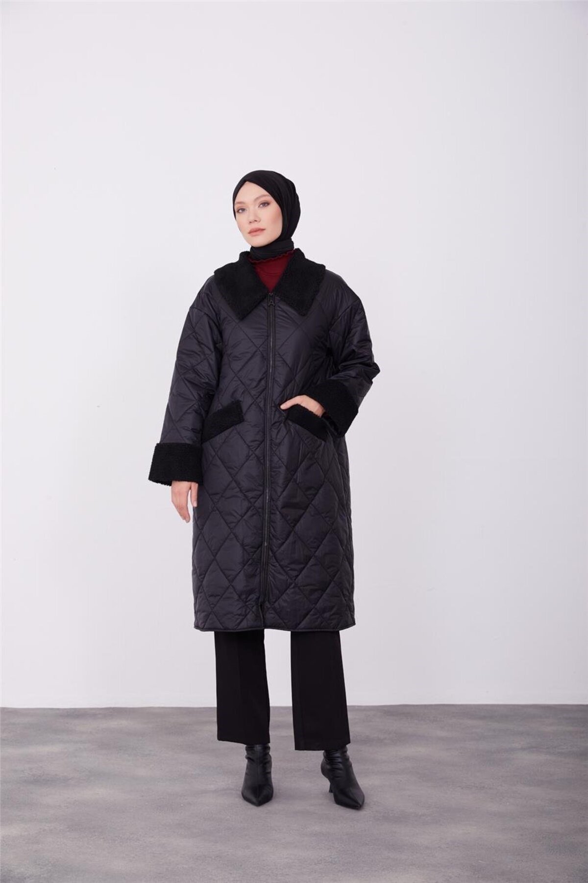 Yaka Ve Manşet Kürklü Oversize Kapitone 23k7219 Siyah