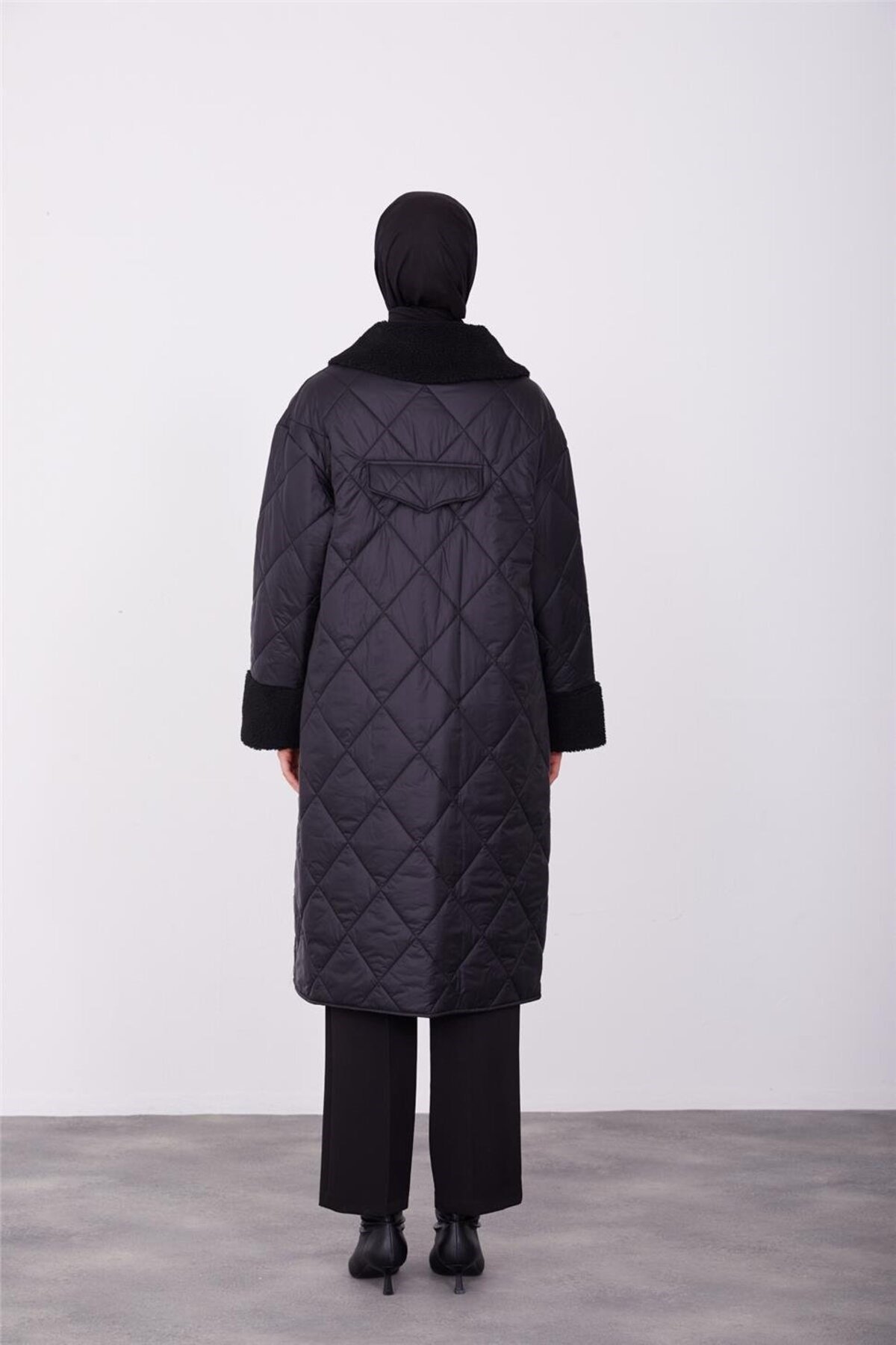 Yaka Ve Manşet Kürklü Oversize Kapitone 23k7219 Siyah