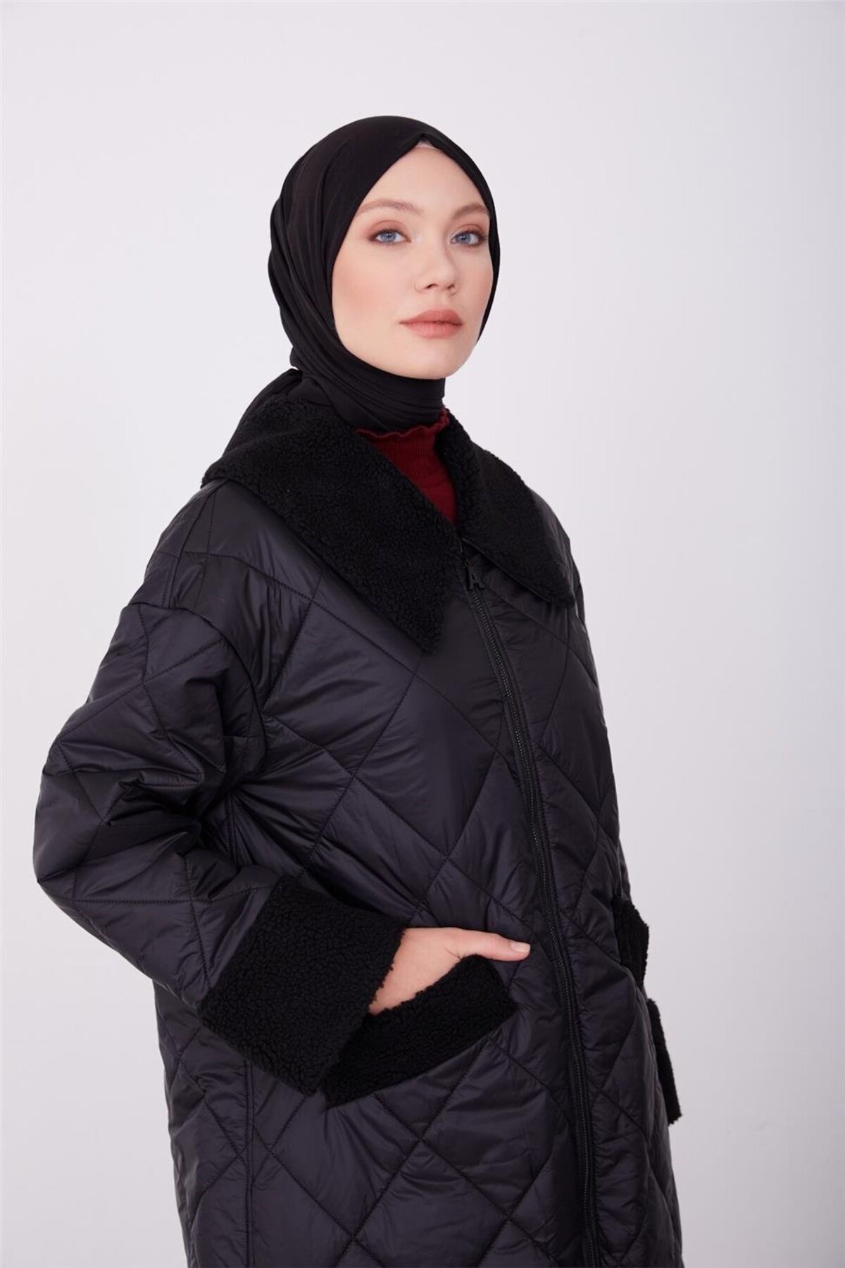Yaka Ve Manşet Kürklü Oversize Kapitone 23k7219 Siyah
