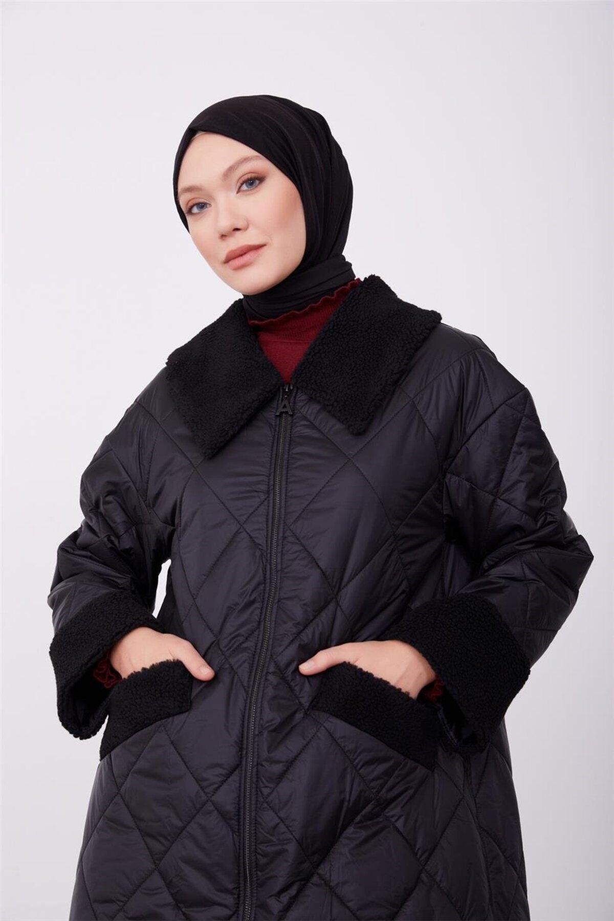 Yaka Ve Manşet Kürklü Oversize Kapitone 23k7219 Siyah