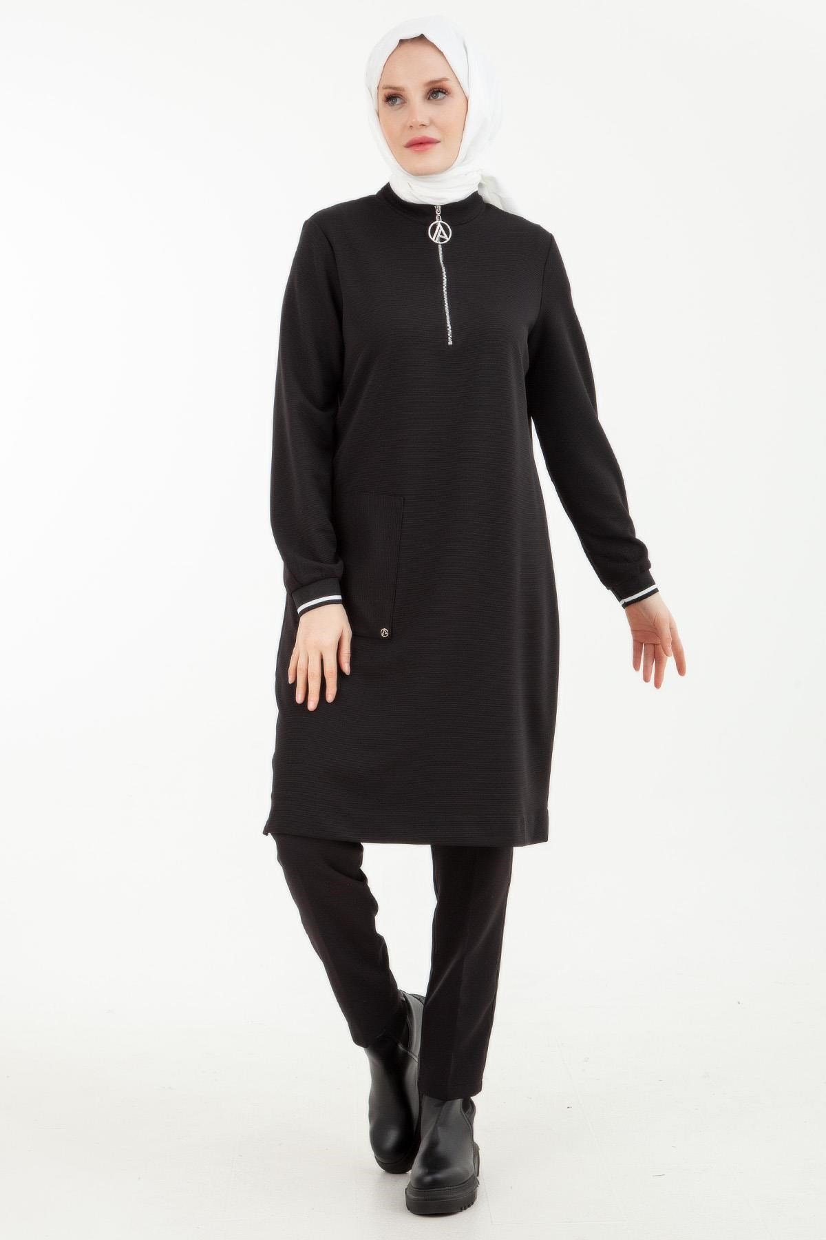 Yakası Fermuarlı Kolları Ribanalı Örme Kumaş Tunik-Siyah 23KT439