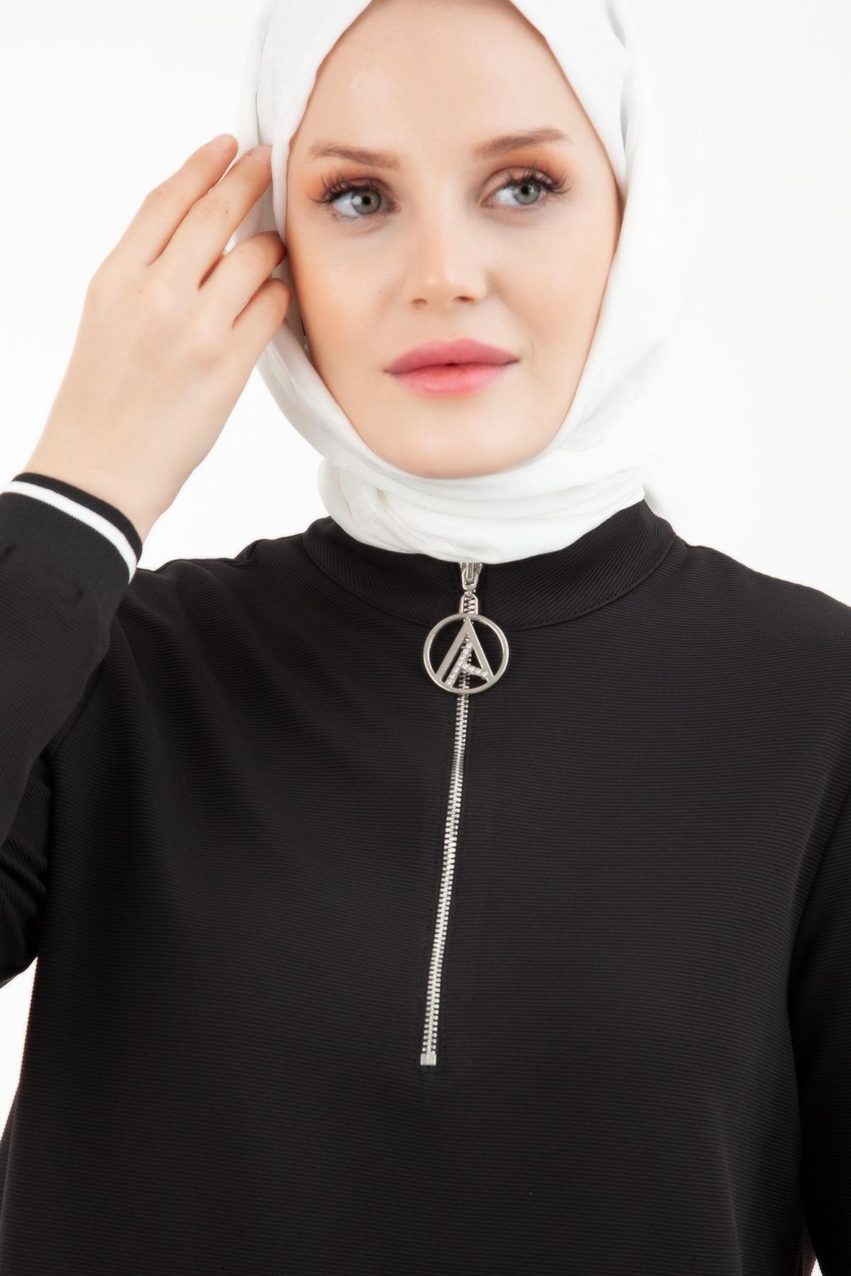 Yakası Fermuarlı Kolları Ribanalı Örme Kumaş Tunik-Siyah 23KT439