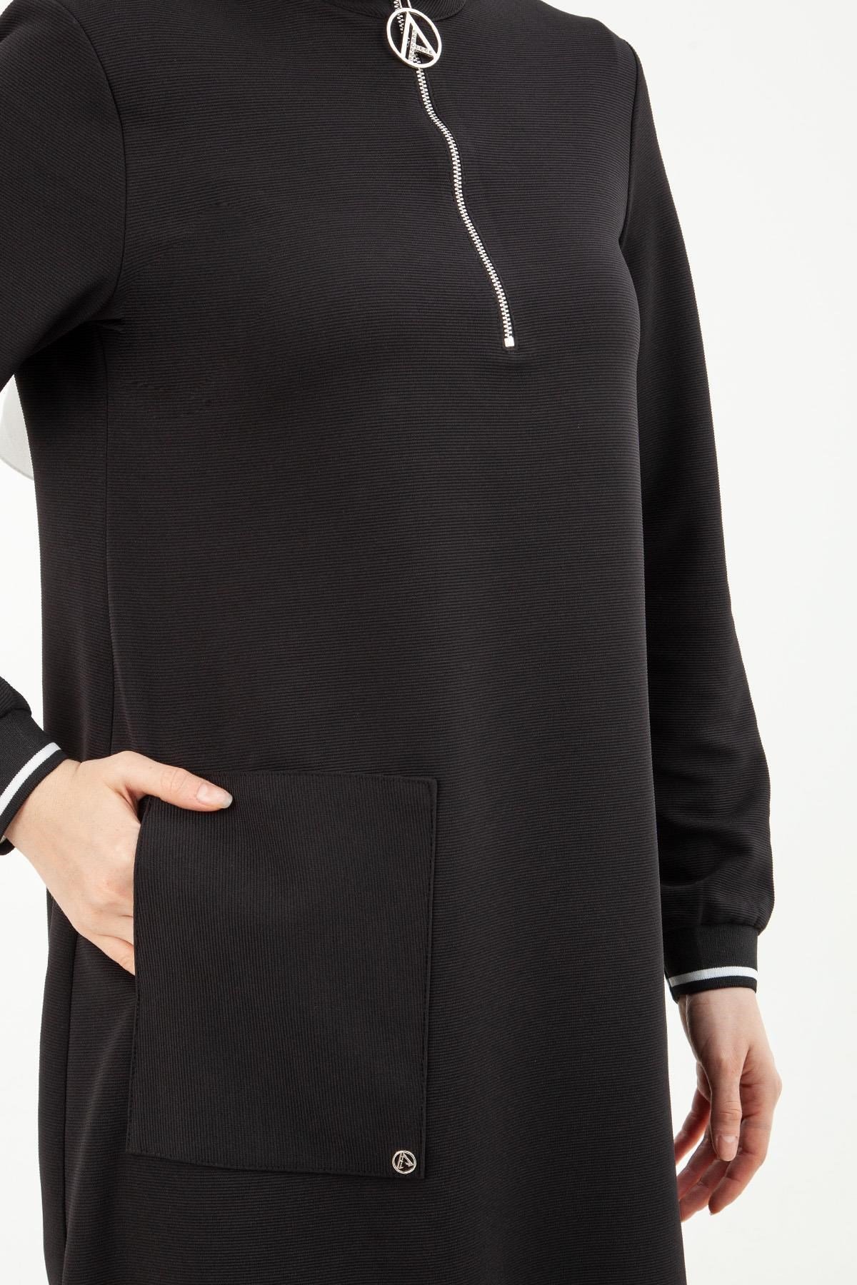 Yakası Fermuarlı Kolları Ribanalı Örme Kumaş Tunik-Siyah 23KT439