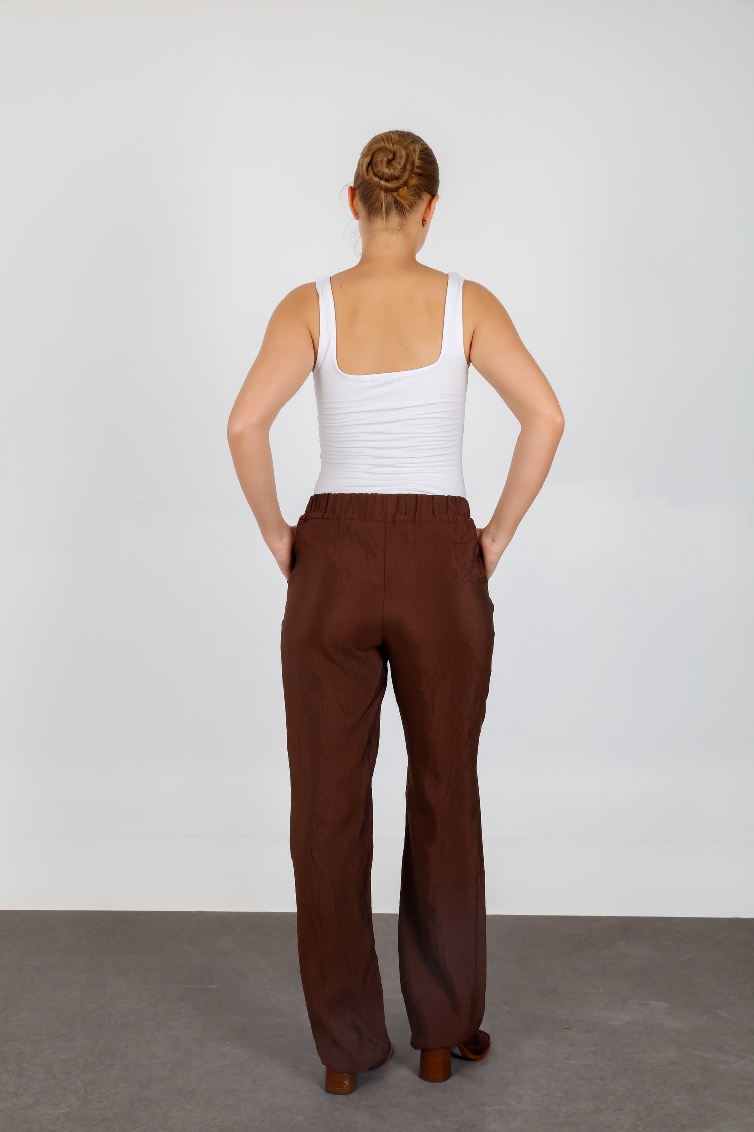 Beli Lastikli Rahat Kesim Yazlık Geniş Paça Pantolon Kahverengi 