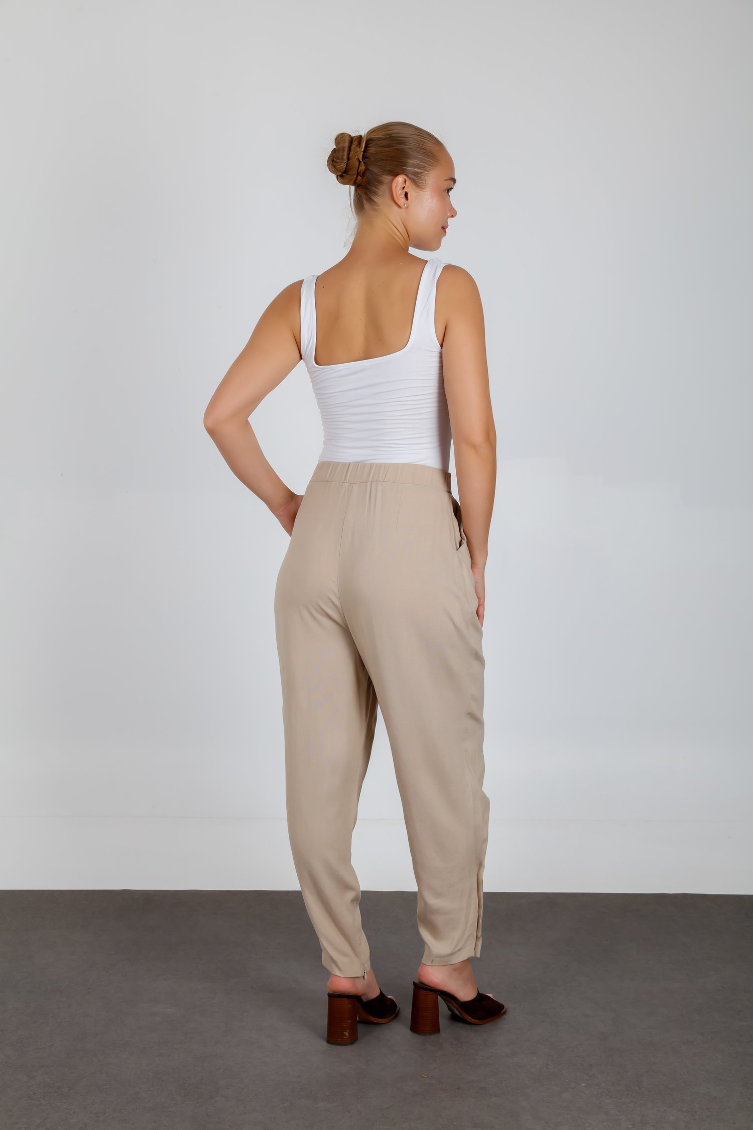 Doğal Düğme Detaylı Yazlık Şık Dar Paça Baggy Pantolon Bej