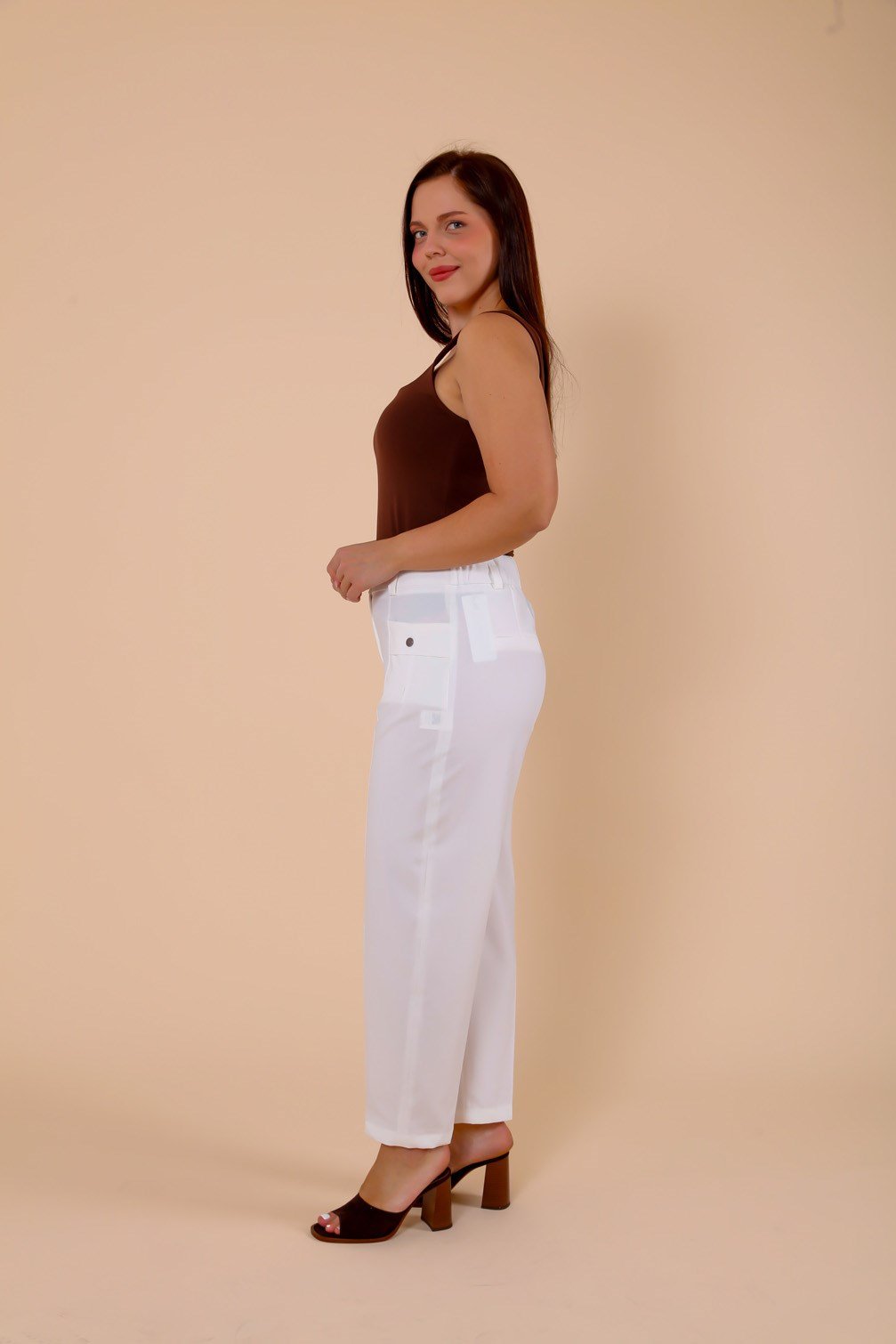 Metal Düğmeli Cep Detay Rahat Kesim Büyük Beden Pantolon Beyaz 