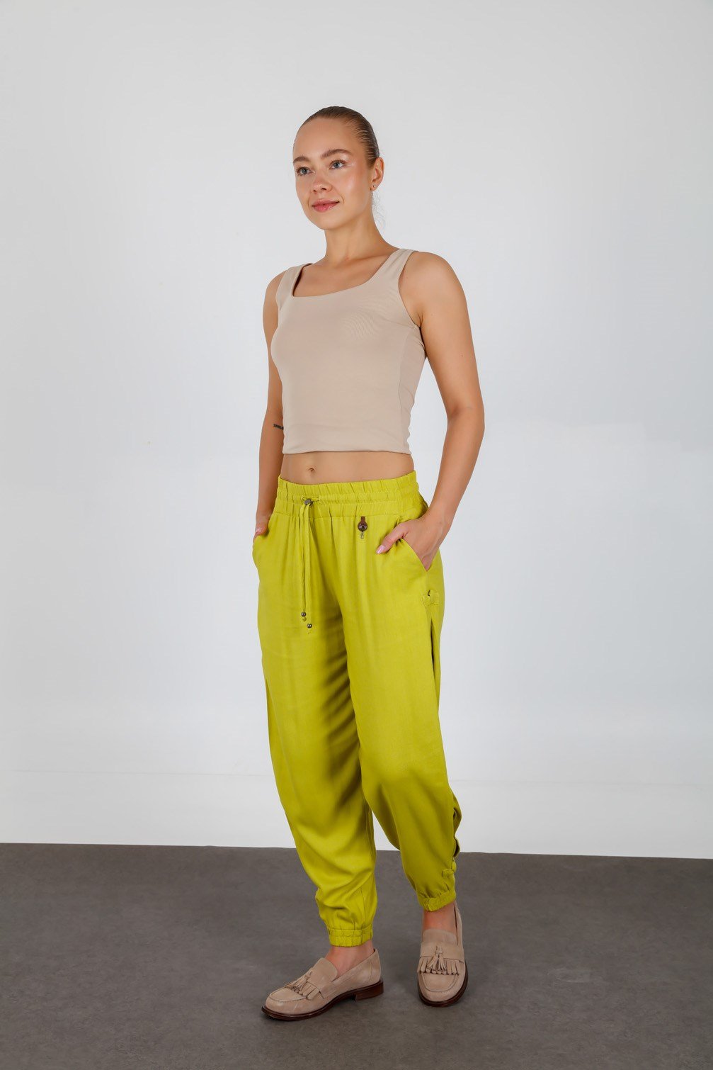Pens Dikiş Detaylı Beli Lastikli Şalvar Kesim Pantolon Yağ Yeşili