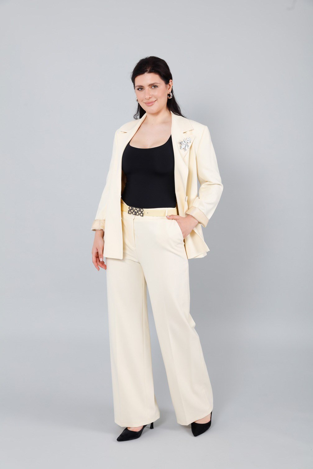 Rahat Kesim Blazer Ceket ve Bol Paça Pantolon Kadın Takım Sarı