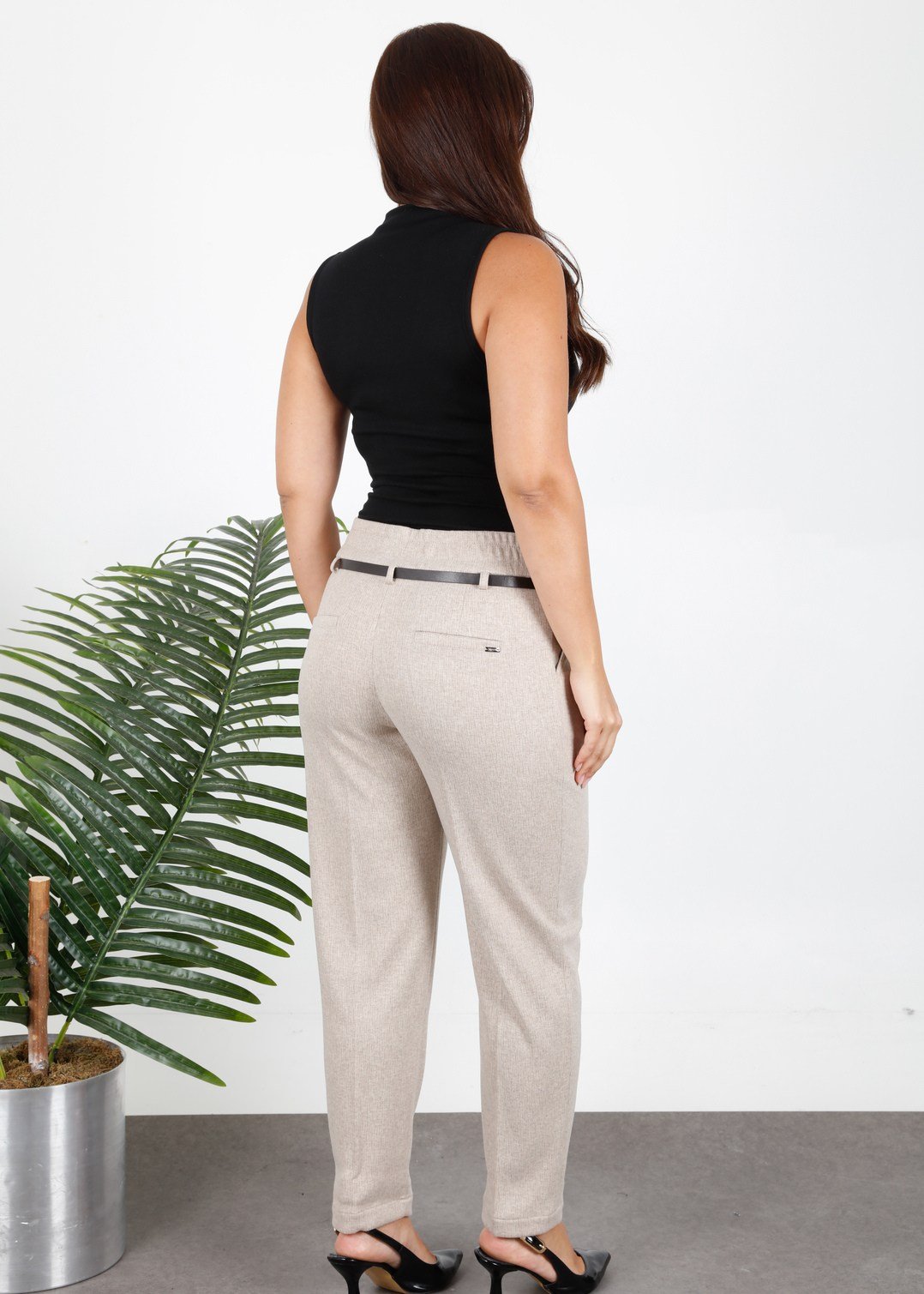 Soft-Touch Belted Plus Size Winter Carrot Trousers Beige