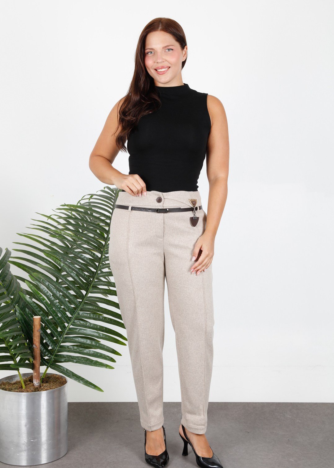 Soft-Touch Belted Plus Size Winter Carrot Trousers Beige
