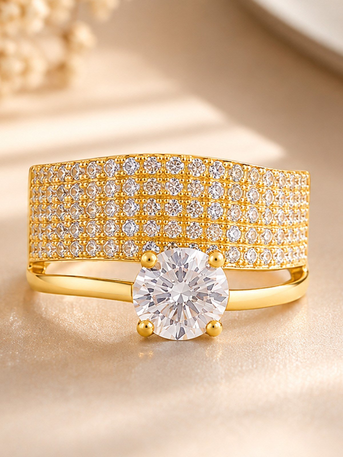 14 Ayar Beş Sıra Büyük Tektaş Altın Kadın Yüzük