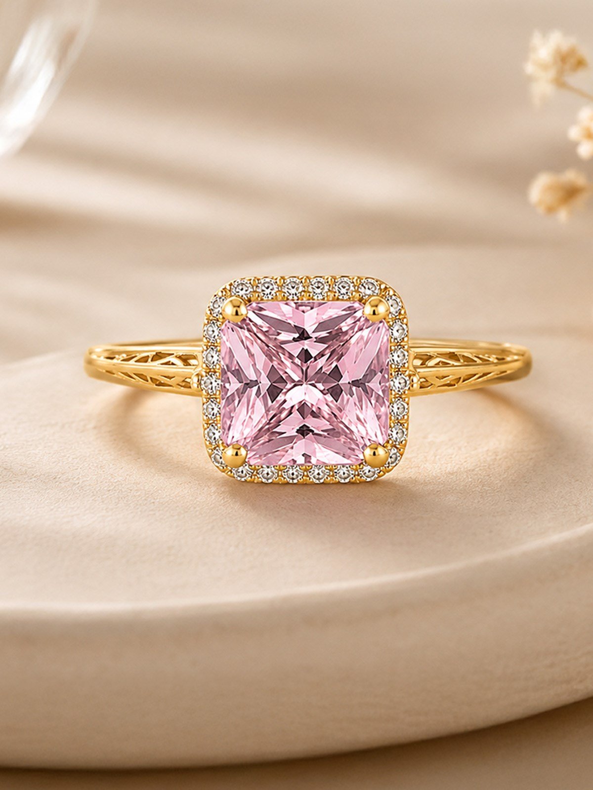 14 Ayar Pembe Kristal Taşlı Çerçeveli Altın Kadın Yüzük