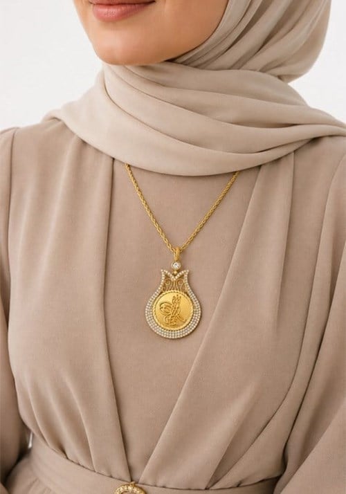 14 Ayar Safir Dokunuşlu Premium Tasarım Altın Kolye