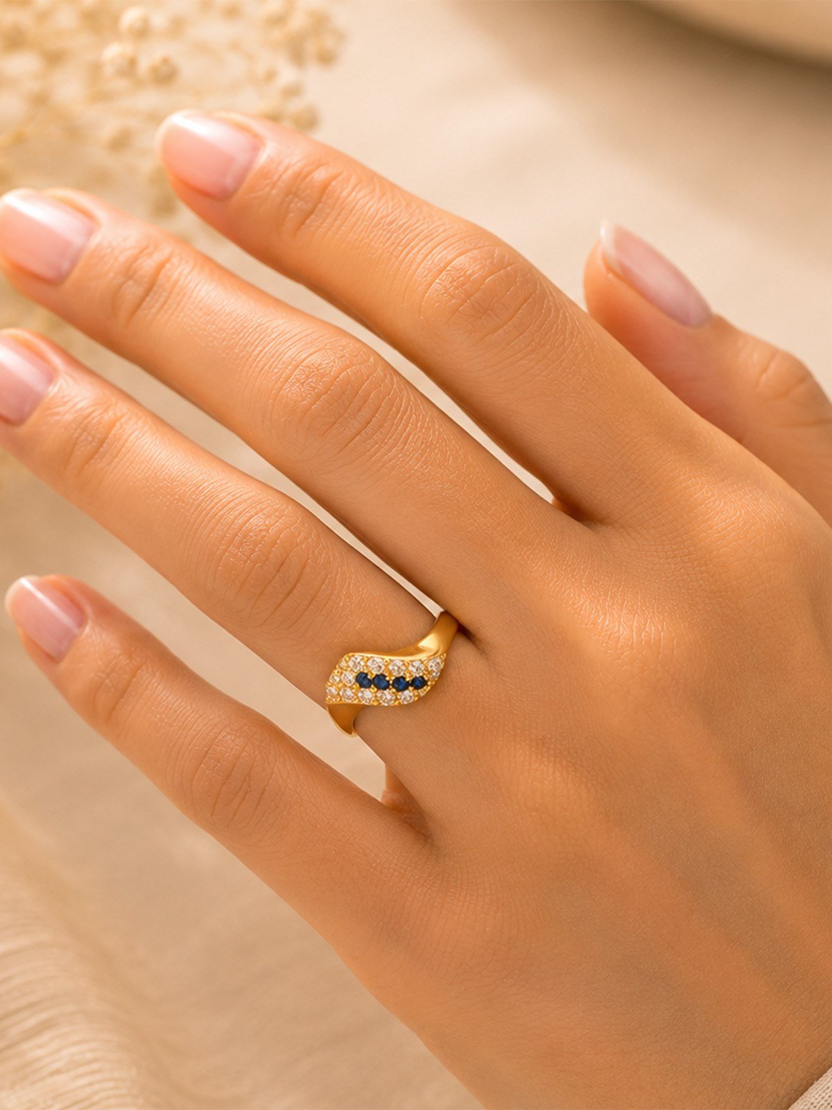 14 Ayar Safir Renkli Taş Yolu Altın Kadın Yüzük
