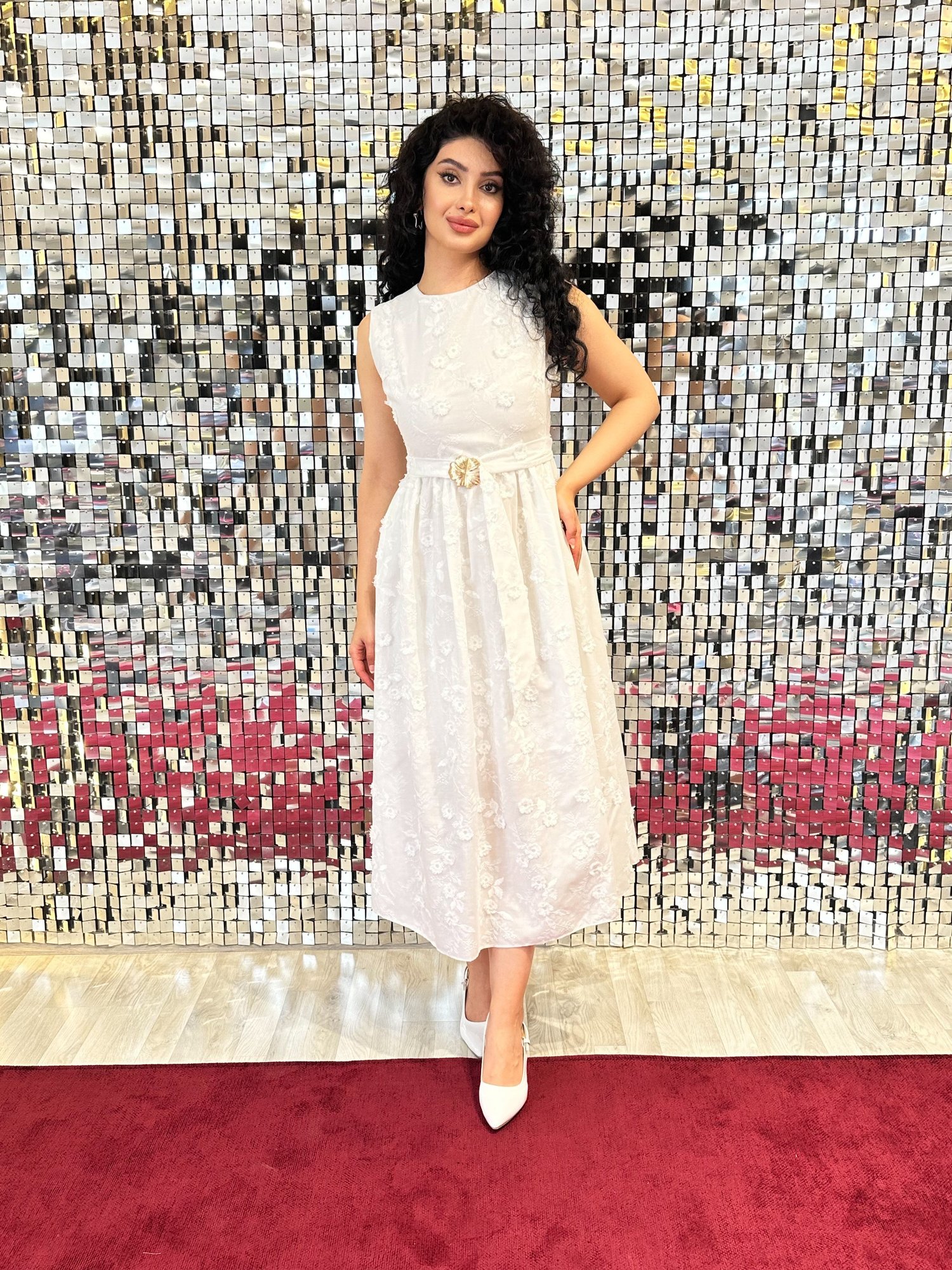 Çiçek Desenli Midi Elbise