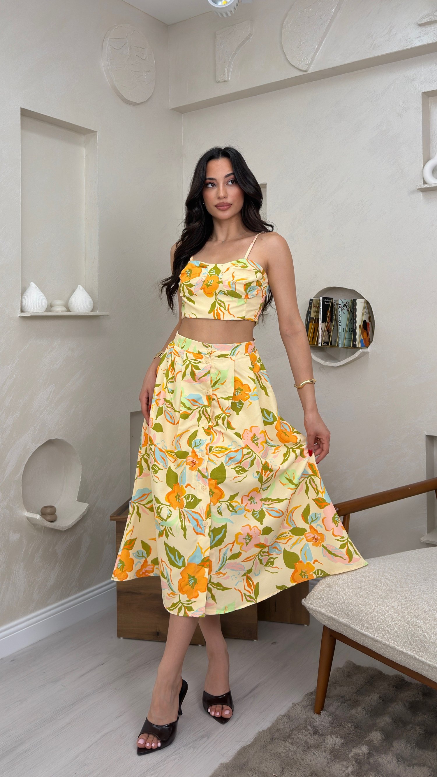 GWEN SARI RENKLİ ÇİÇEK TASARIMLI CROP KADIN ETEK TAKIM