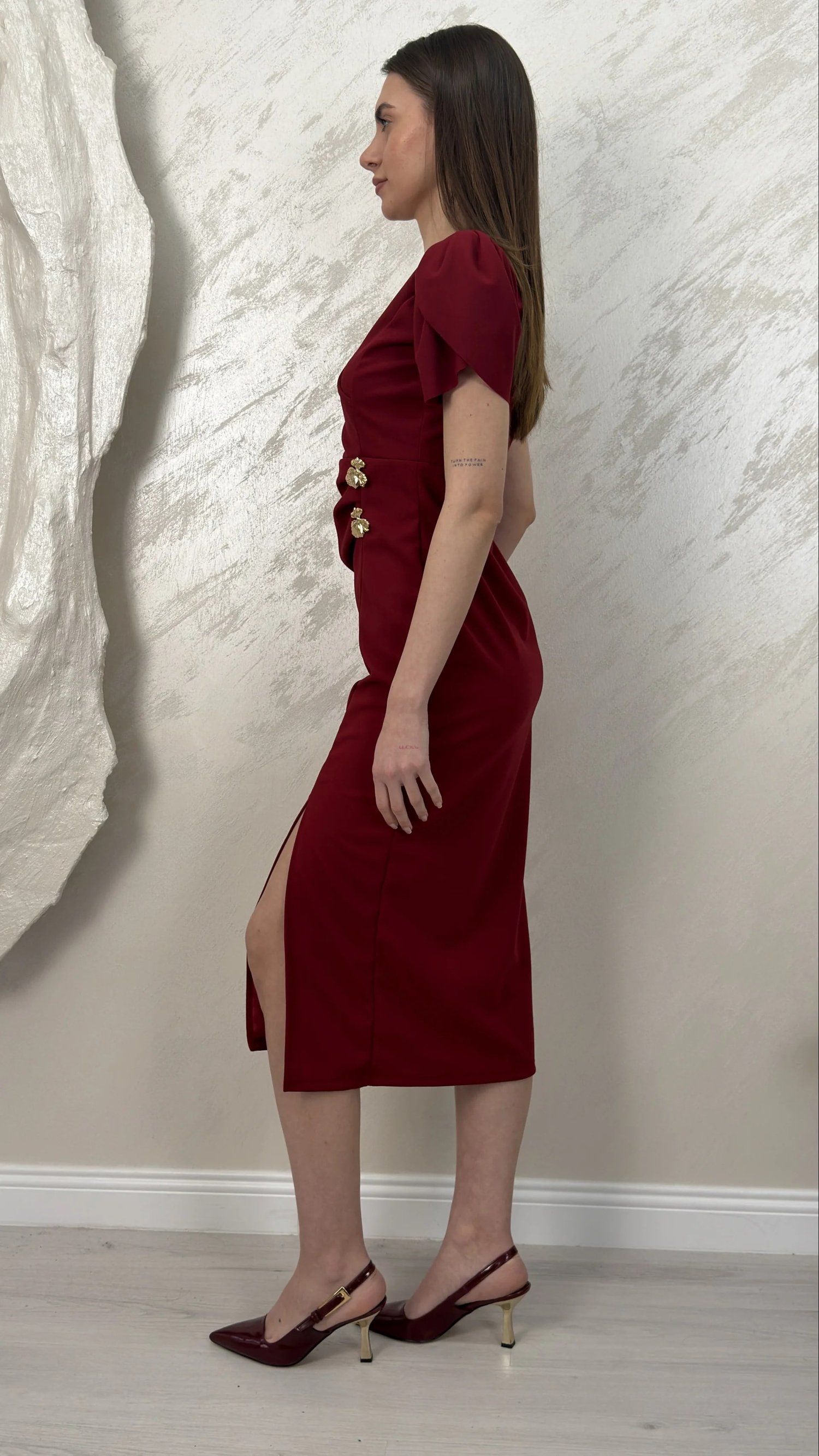 KRUVAZE YAKA ÇİFT TOKALI ELBİSE- BORDO
