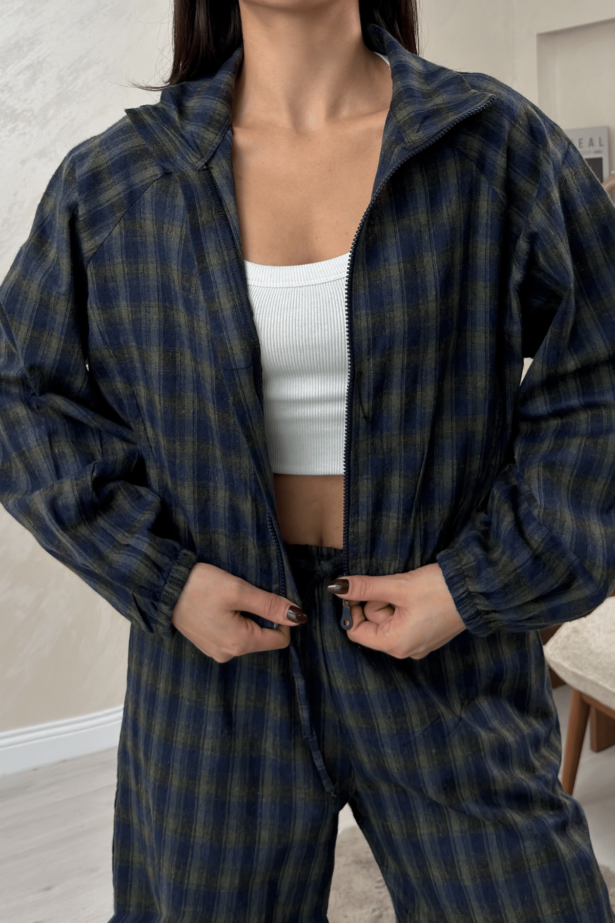Lidya Laci Renkli Ekose Desenli Fermuarlı Ceket ve Lastik Paça Pantolon Kadın Takım | miraylawear