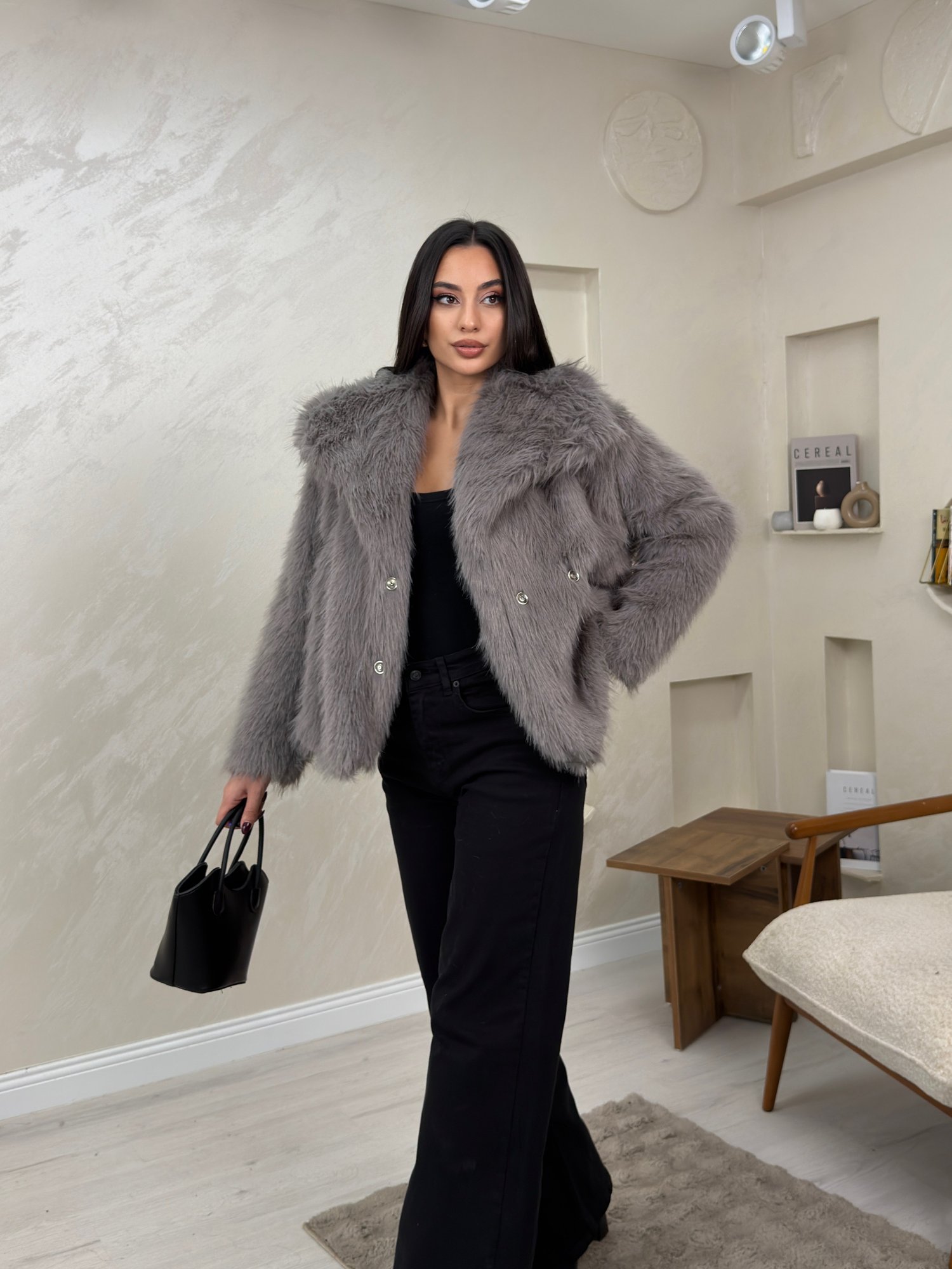 Lori Gri Renkli Geniş Yakalı Kadın Kürk Mont | miraylawear
