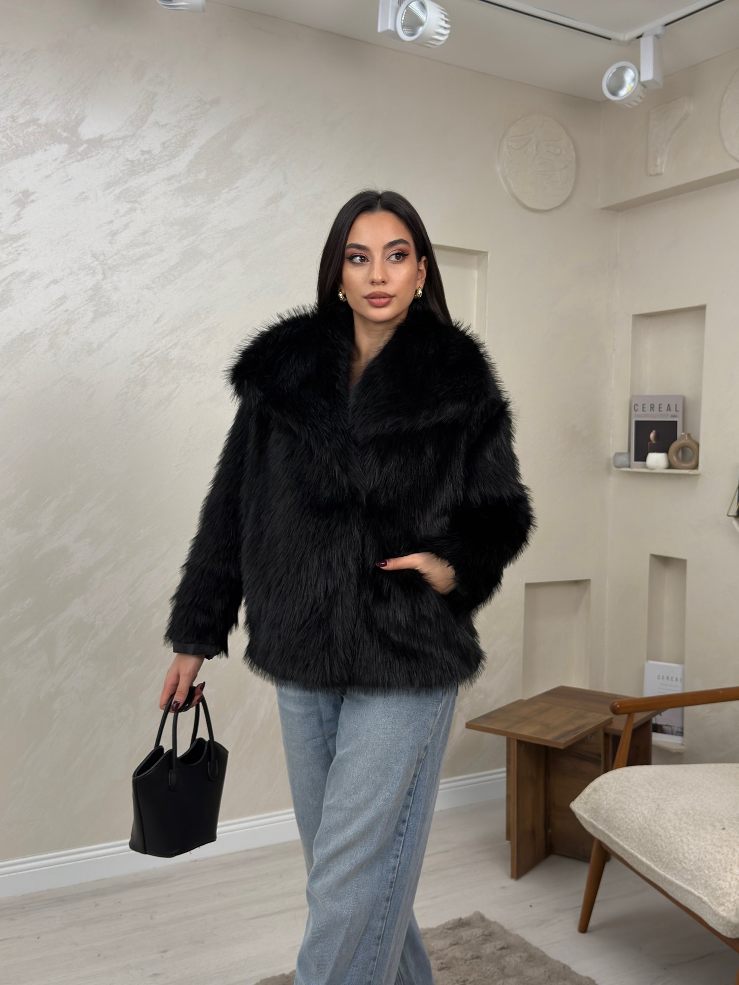 Lori Siyah Renkli Geniş Yakalı Kadın Kürk Mont | miraylawear