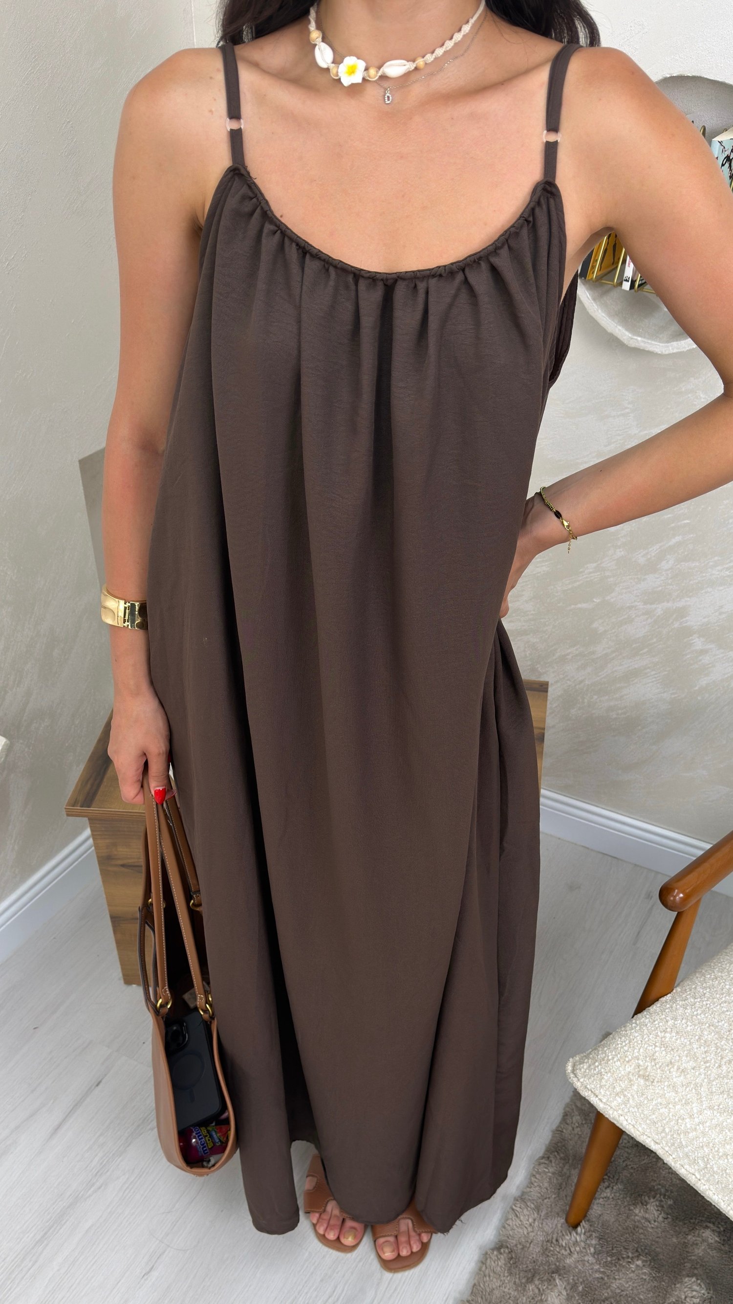 LUNA KAHVE RENKLİ ASKILI SALAS KADIN MAXİ ELBİSE