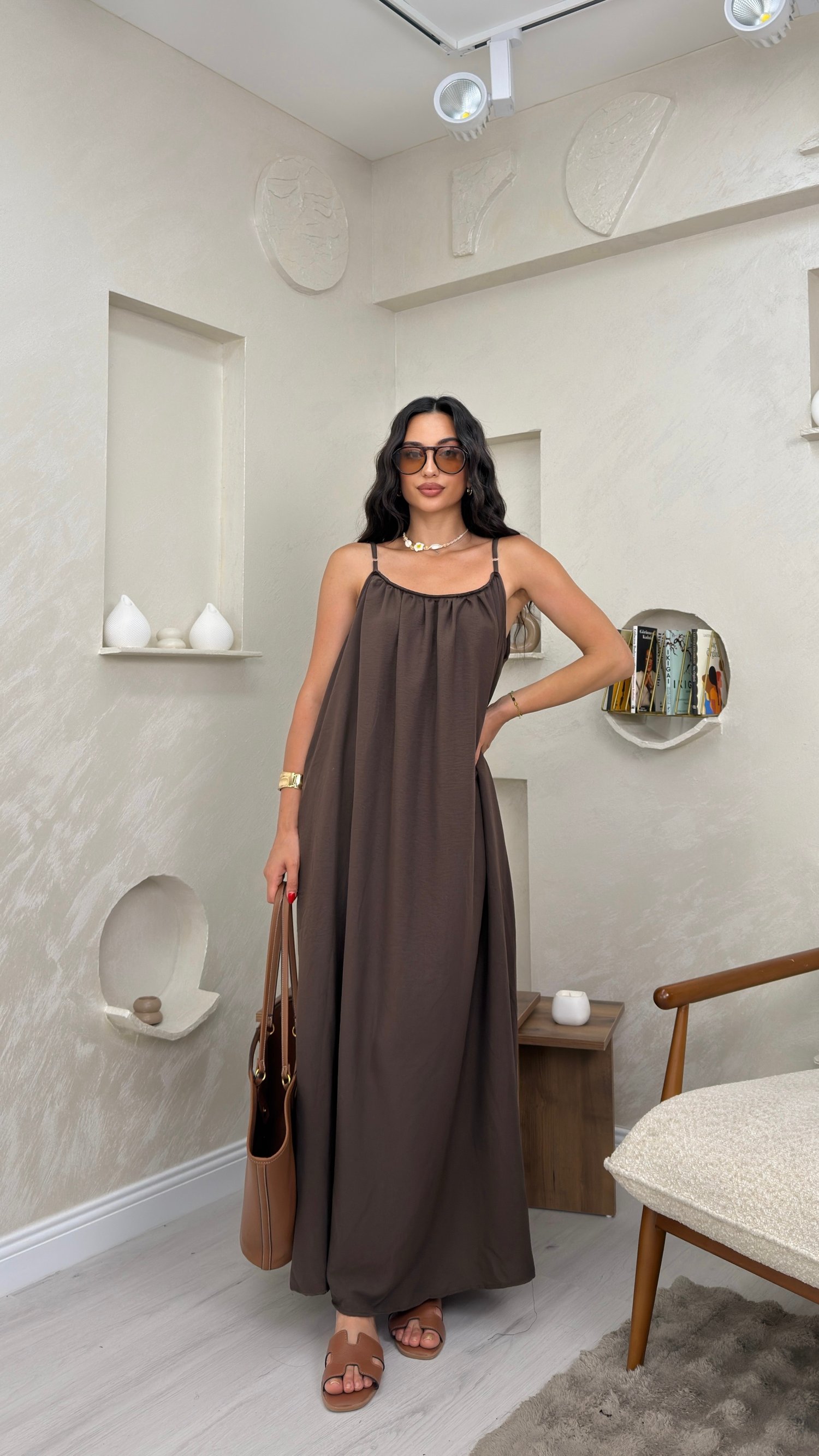 LUNA KAHVE RENKLİ ASKILI SALAS KADIN MAXİ ELBİSE