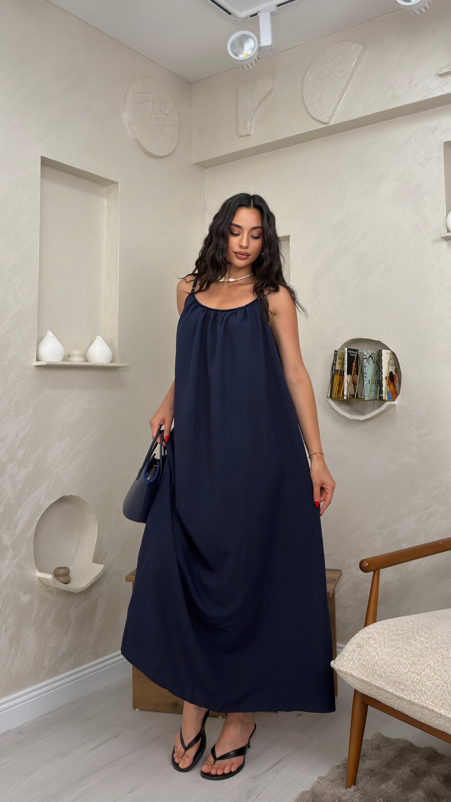 LUNA LACİVERT RENKLİ ASKILI SALAS KADIN MAXİ ELBİSE