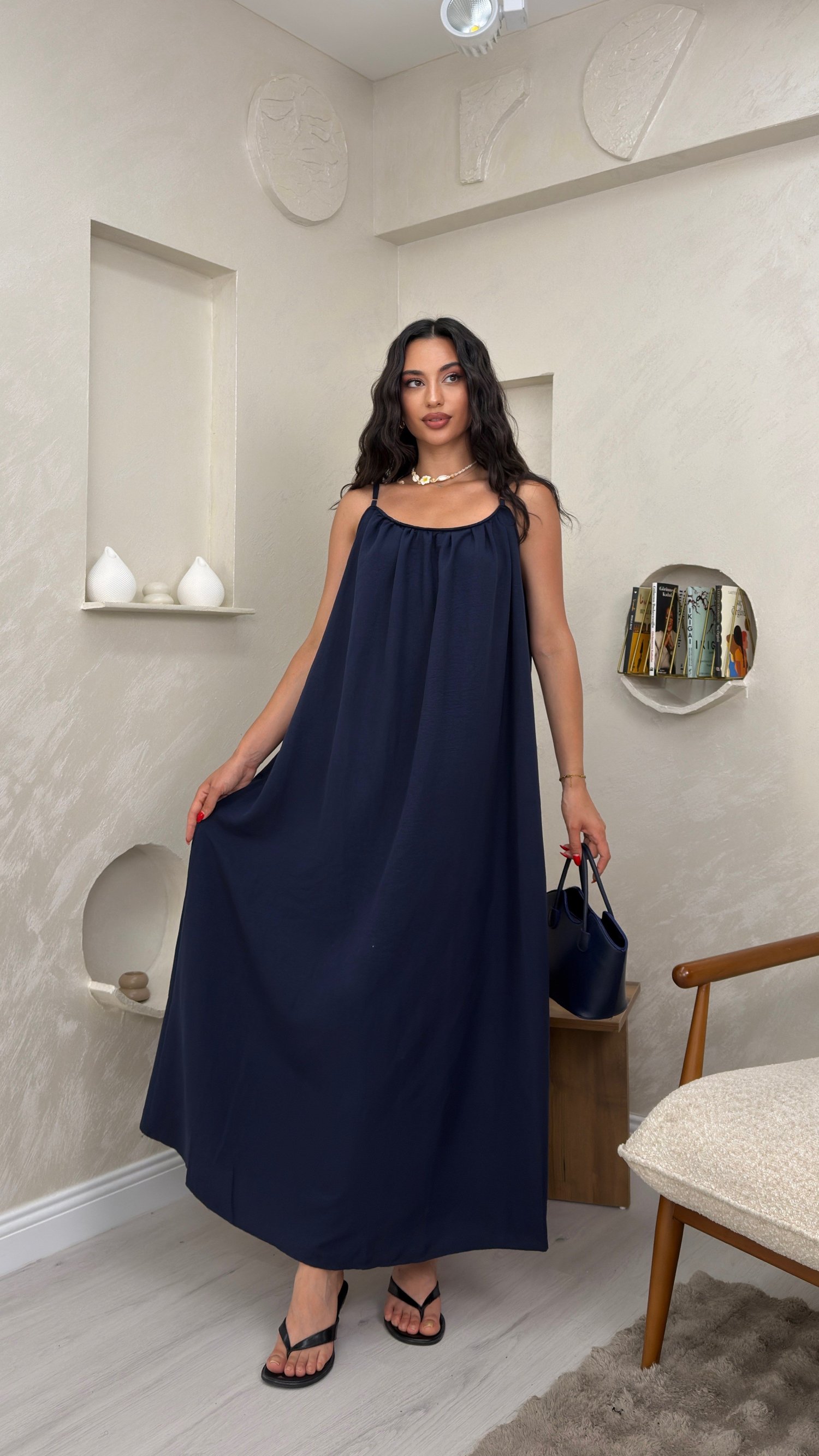 LUNA LACİVERT RENKLİ ASKILI SALAS KADIN MAXİ ELBİSE