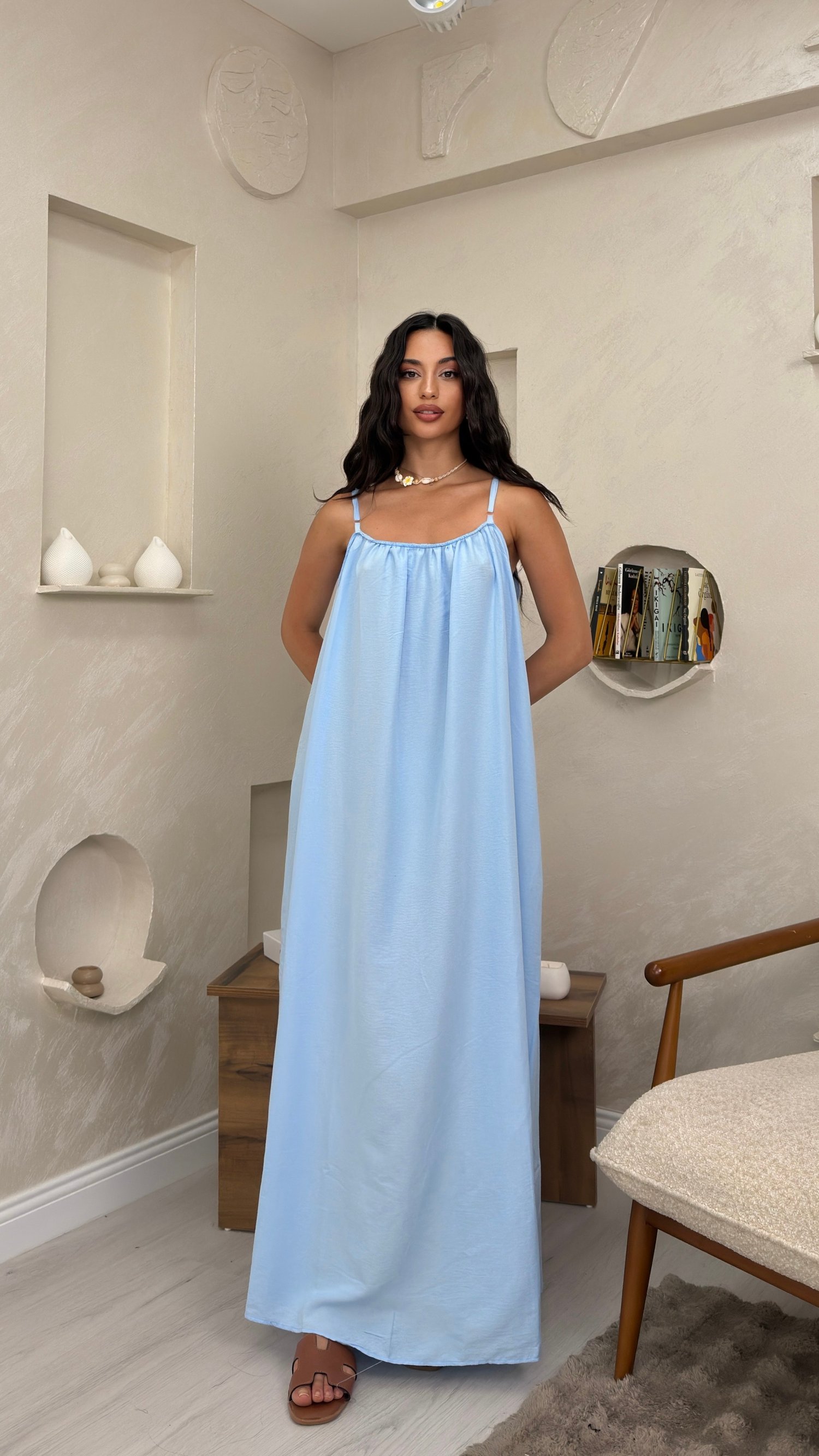 LUNA MAVİ RENKLİ ASKILI SALAS KADIN MAXİ ELBİSE