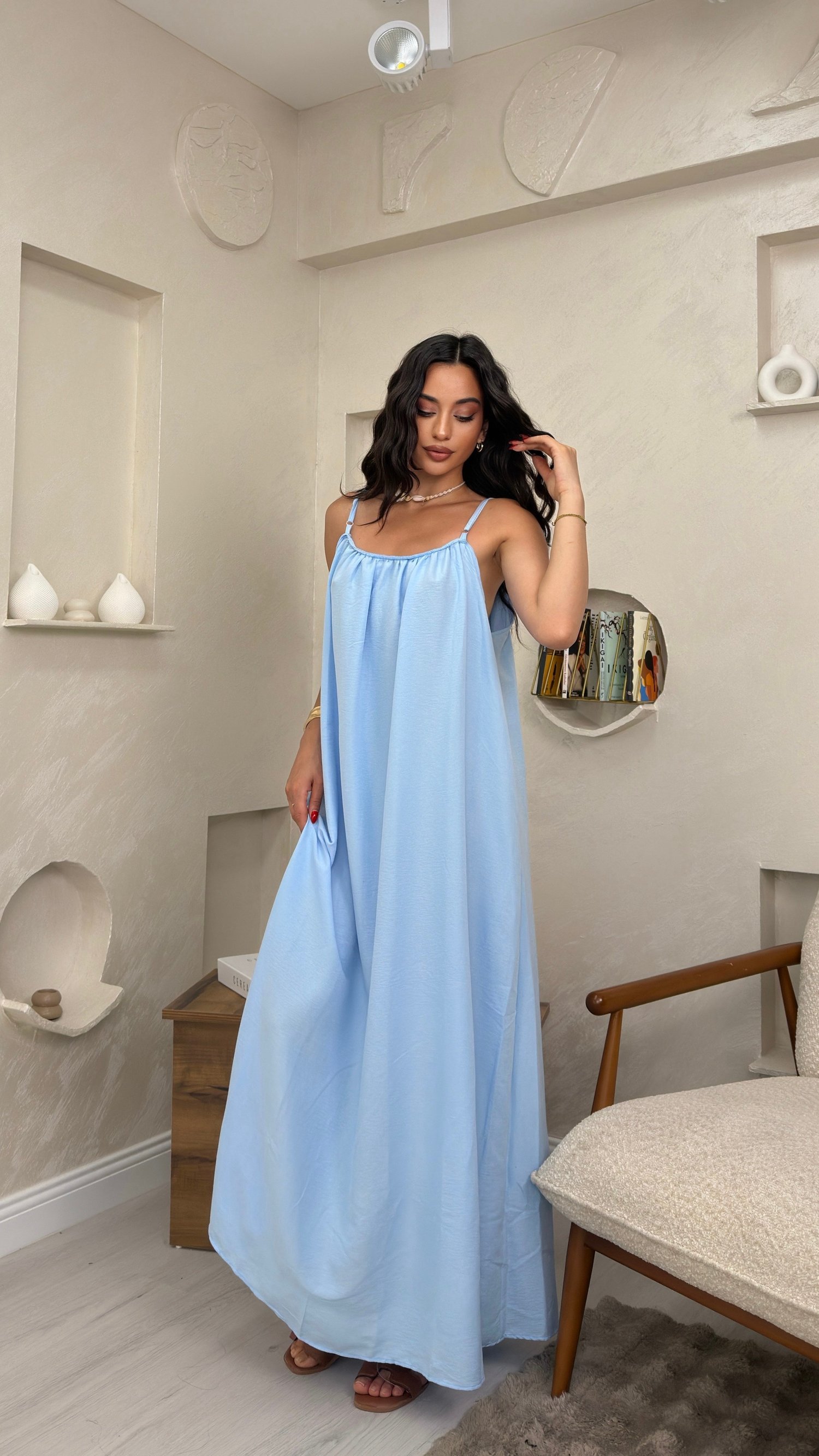 LUNA MAVİ RENKLİ ASKILI SALAS KADIN MAXİ ELBİSE
