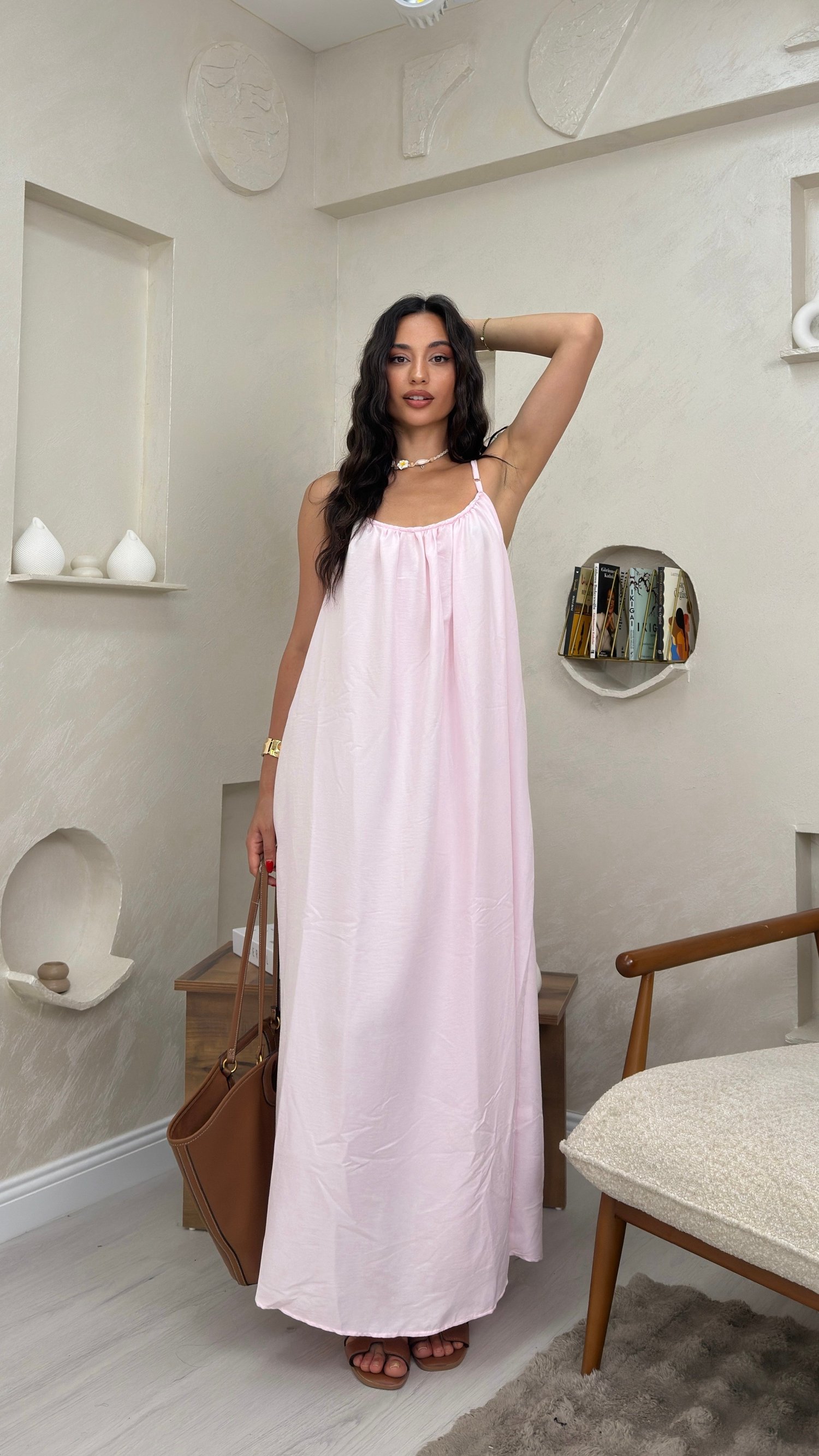 LUNA PEMBE RENKLİ ASKILI SALAS KADIN MAXİ ELBİSE