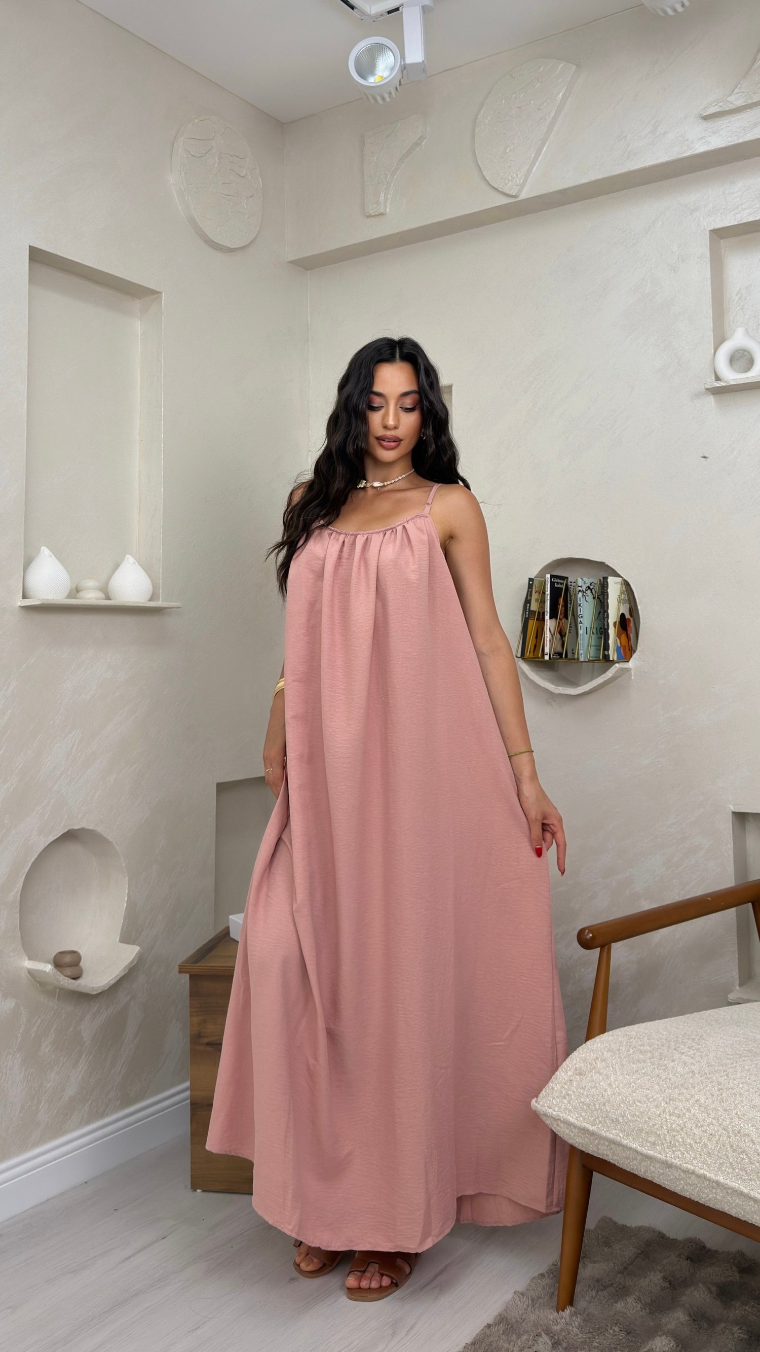 LUNA PUDRA RENKLİ ASKILI SALAS KADIN MAXİ ELBİSE
