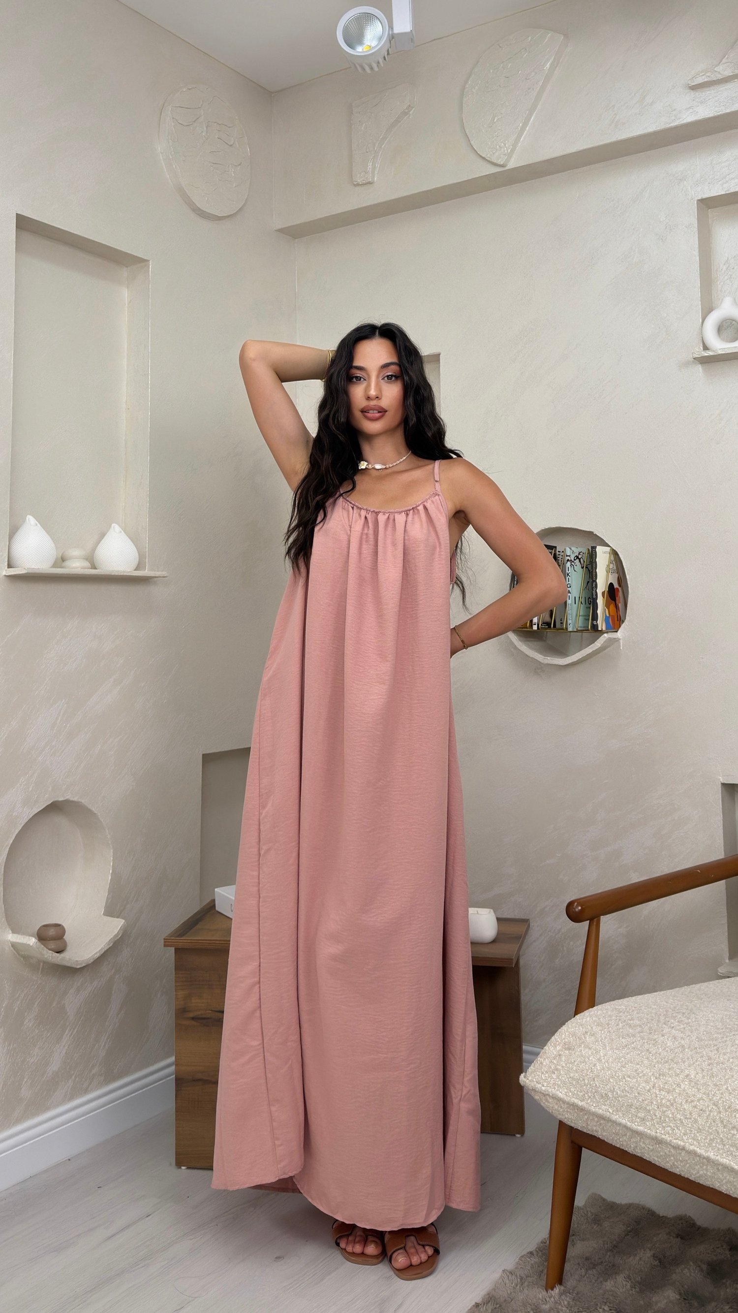 LUNA PUDRA RENKLİ ASKILI SALAS KADIN MAXİ ELBİSE