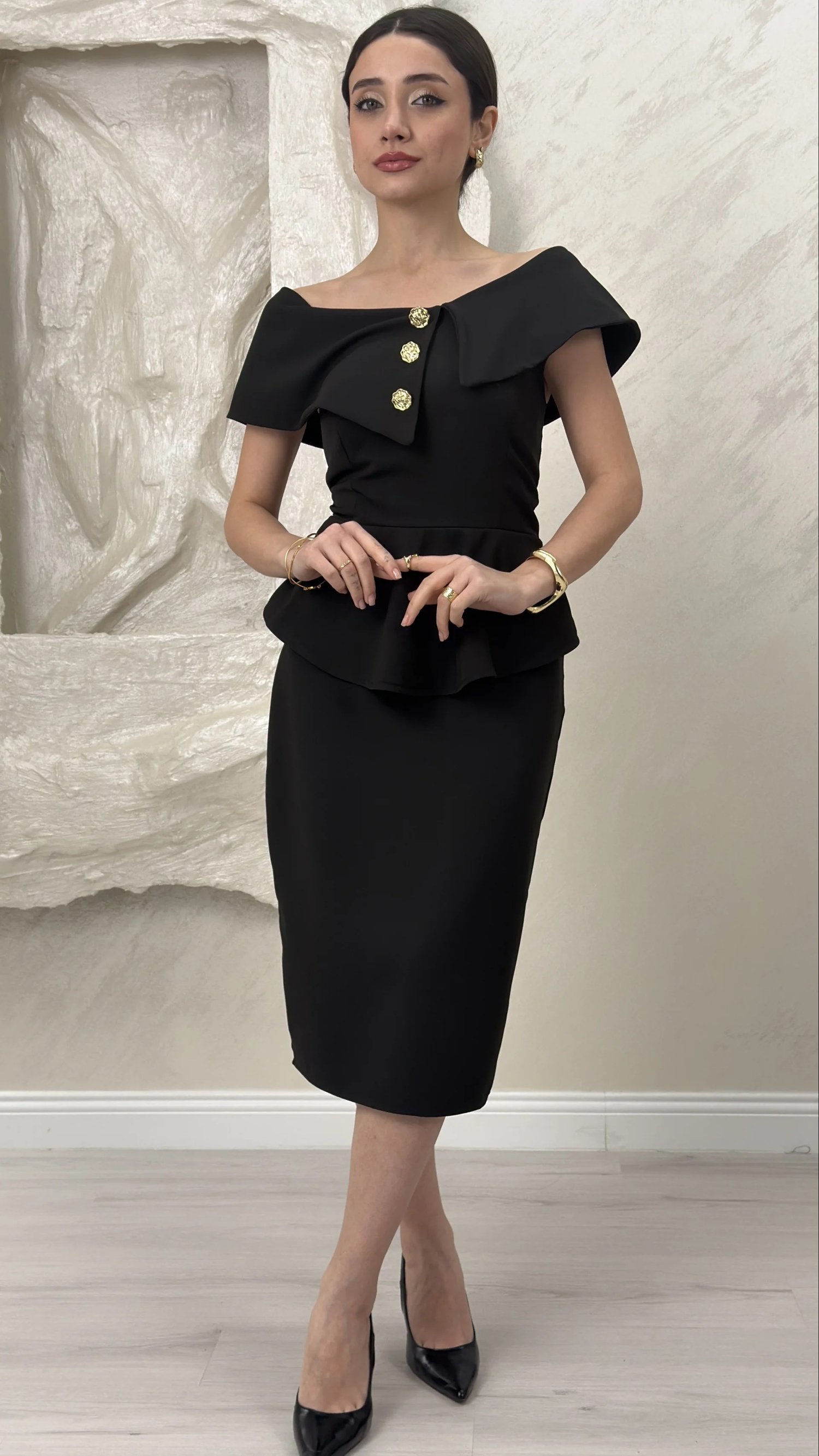 MADONNA YAKA ETEKLİ ELBİSE
