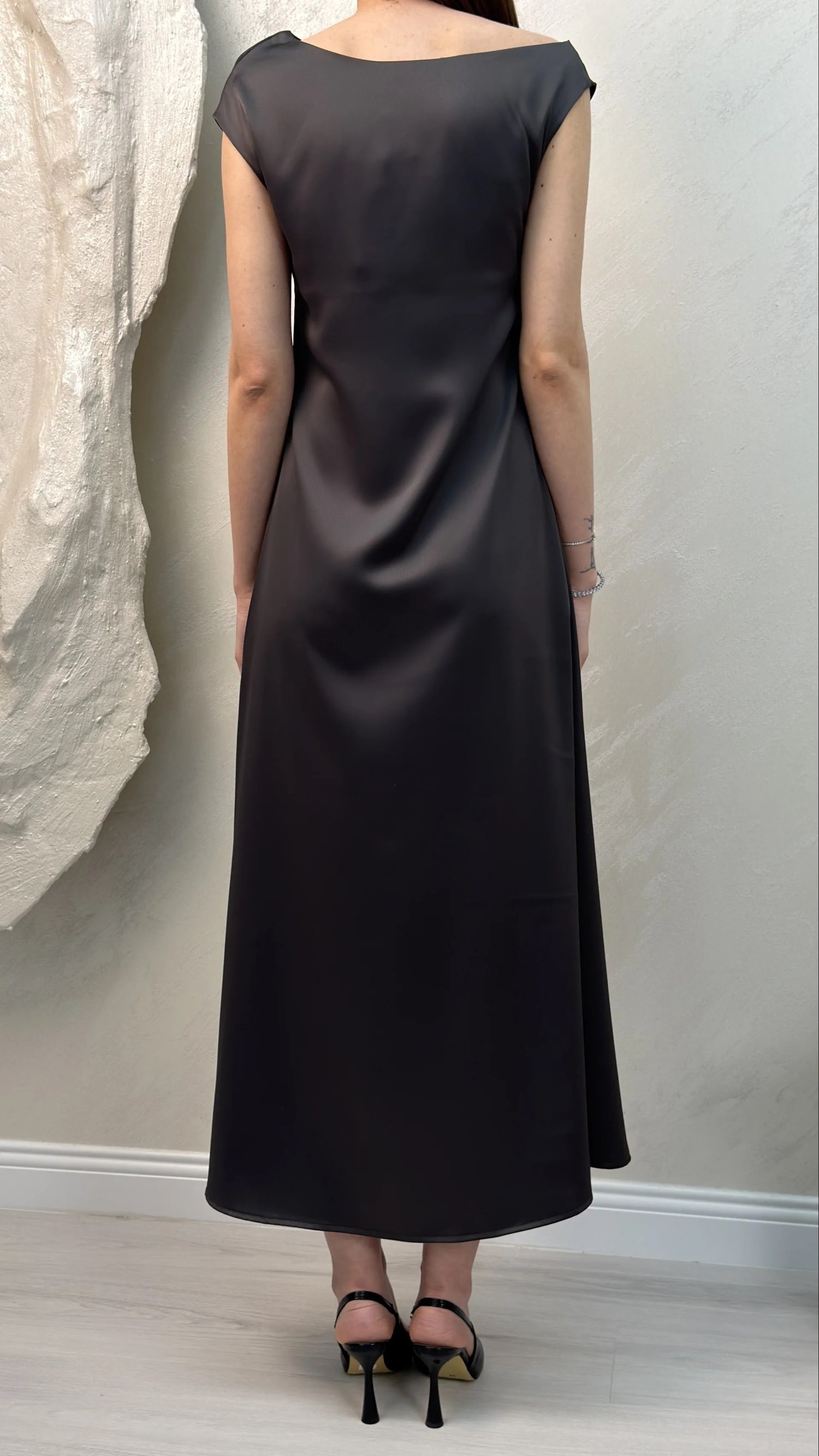 SATEN MAXİ ELBİSE- SİYAH
