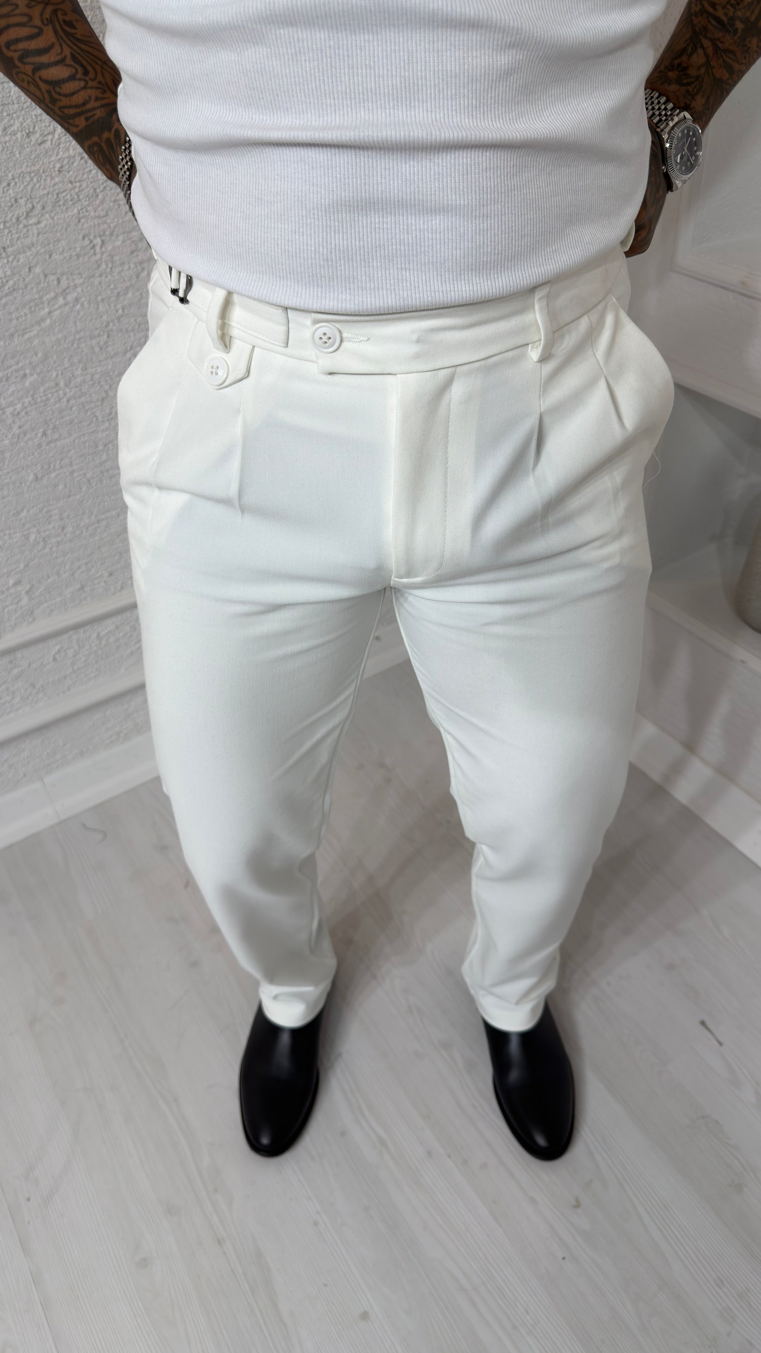 Beyaz Modern Fit Pileli Pantolon