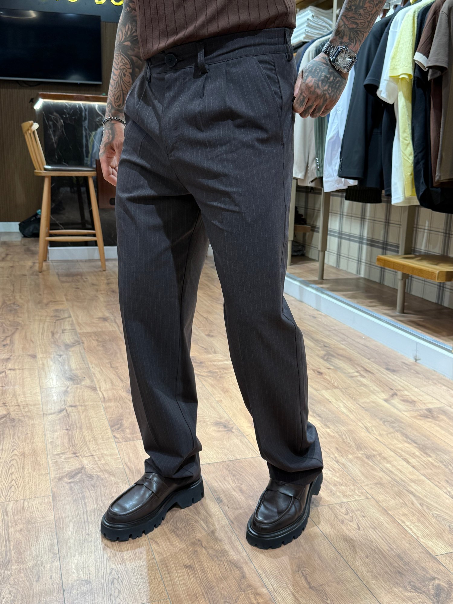 Premium Antrasit İnce Çizgili Çift Pileli Wide Leg Kumaş Pantolon