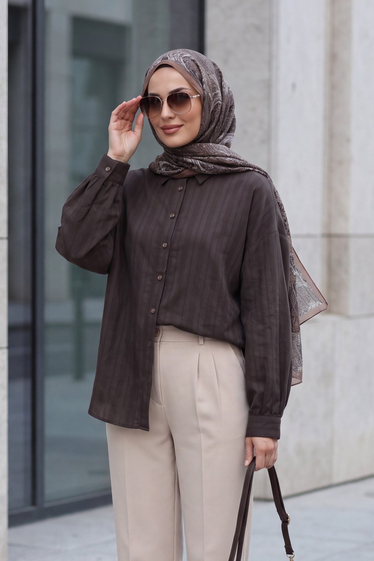 Arkası Uzun Oval Kesim Düğmeli Oversize Gömlek -Koyu Kahverengi