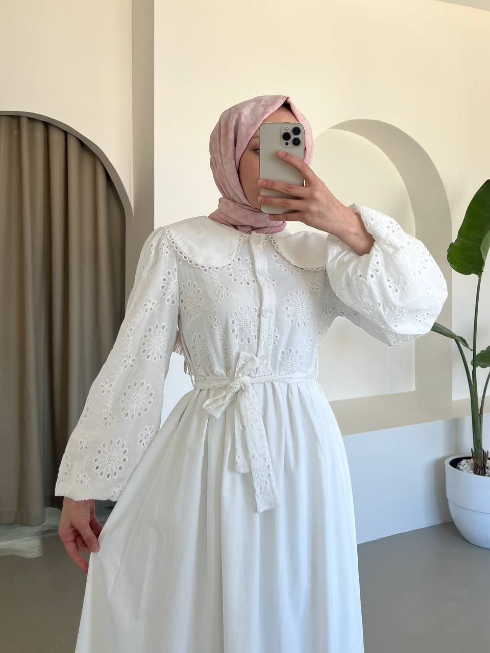 Bebe Yaka Yarım Düğmeli Fistolu Elbise  -Beyaz