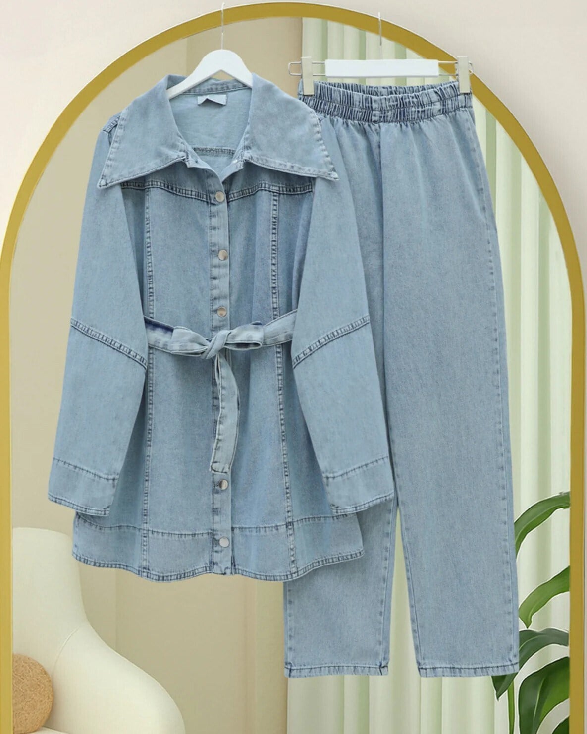 Beli Kemerli Önü Düğmeli Pantolonlu Kot Takım -Buz Mavi