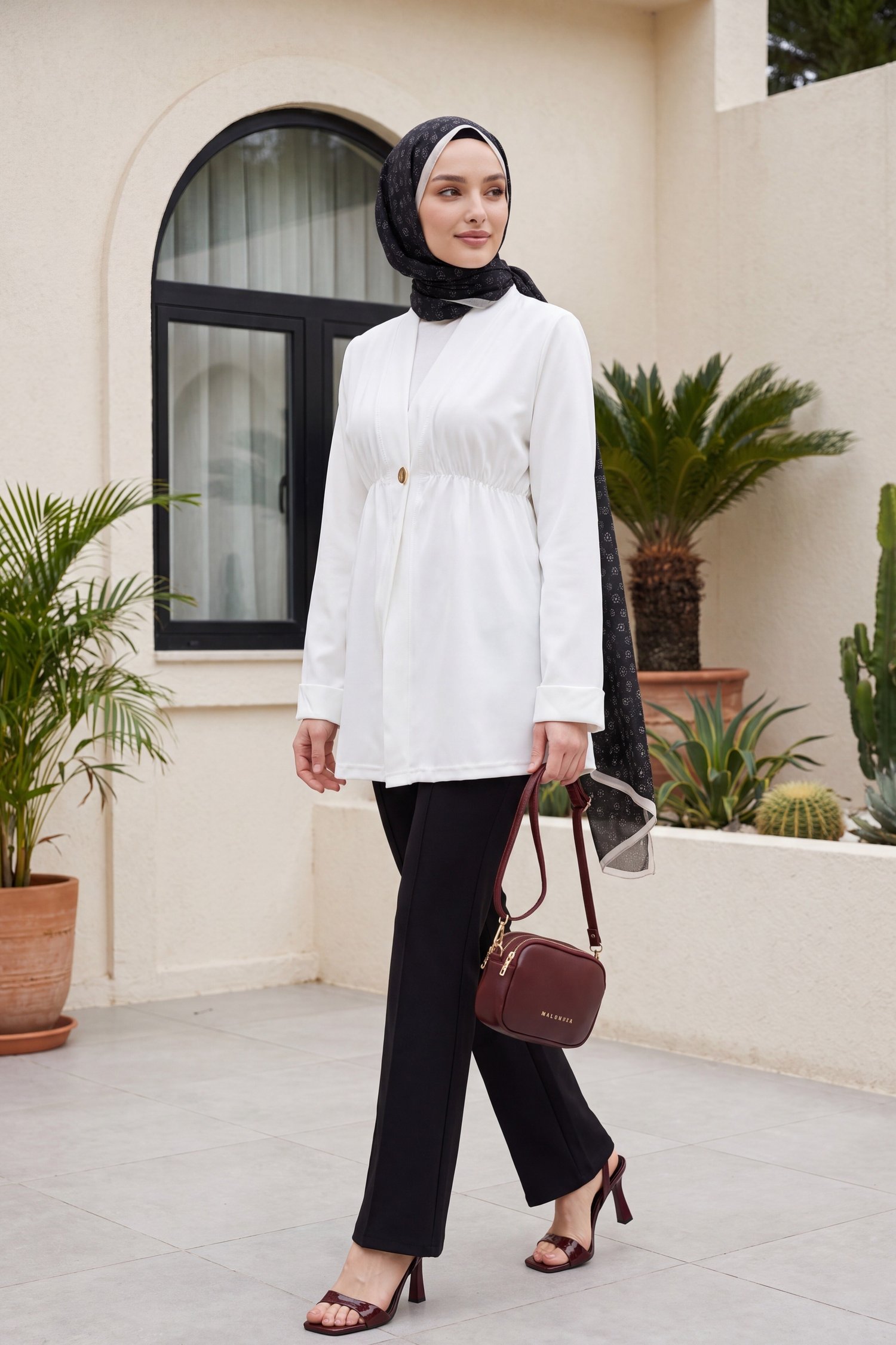 Beli Lastikli Kolu Katlamalı Tek Düğmeli Krep Kimono -Beyaz