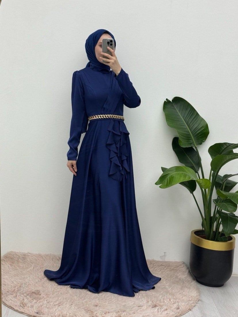 Beli Zincir Detaylı Önü Fırfırlı Saten Abiye -Laci