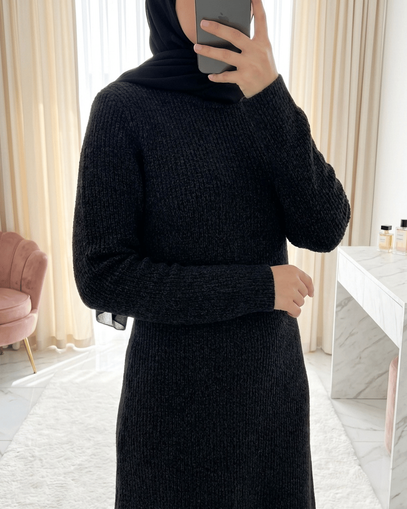Bisiklet Yaka Beli Oturtmalı Yumoş Triko Elbise   -Siyah