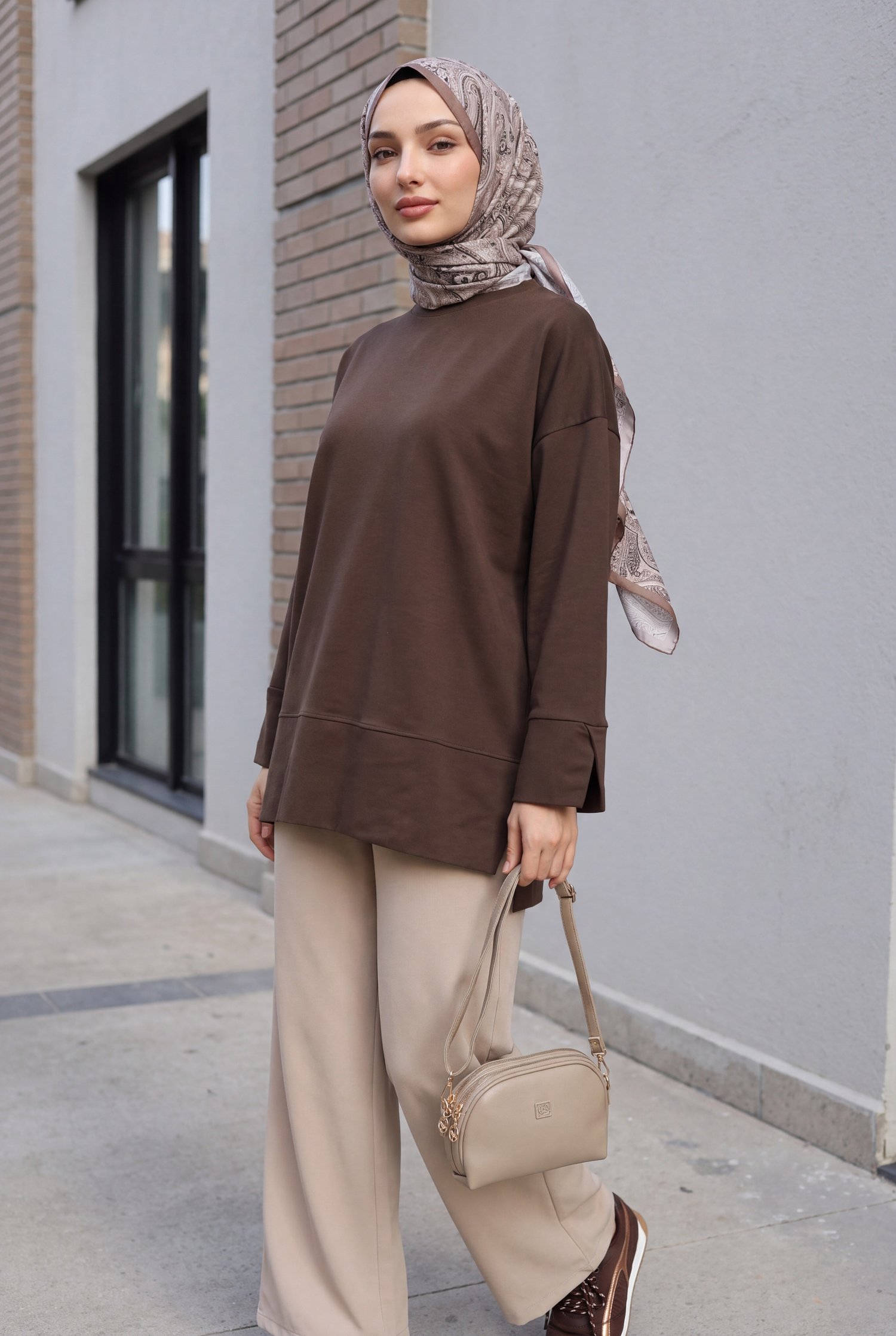 Bisiklet Yaka Yırtmaçlı Oversize Penye Tunik  -Koyu Kahverengi