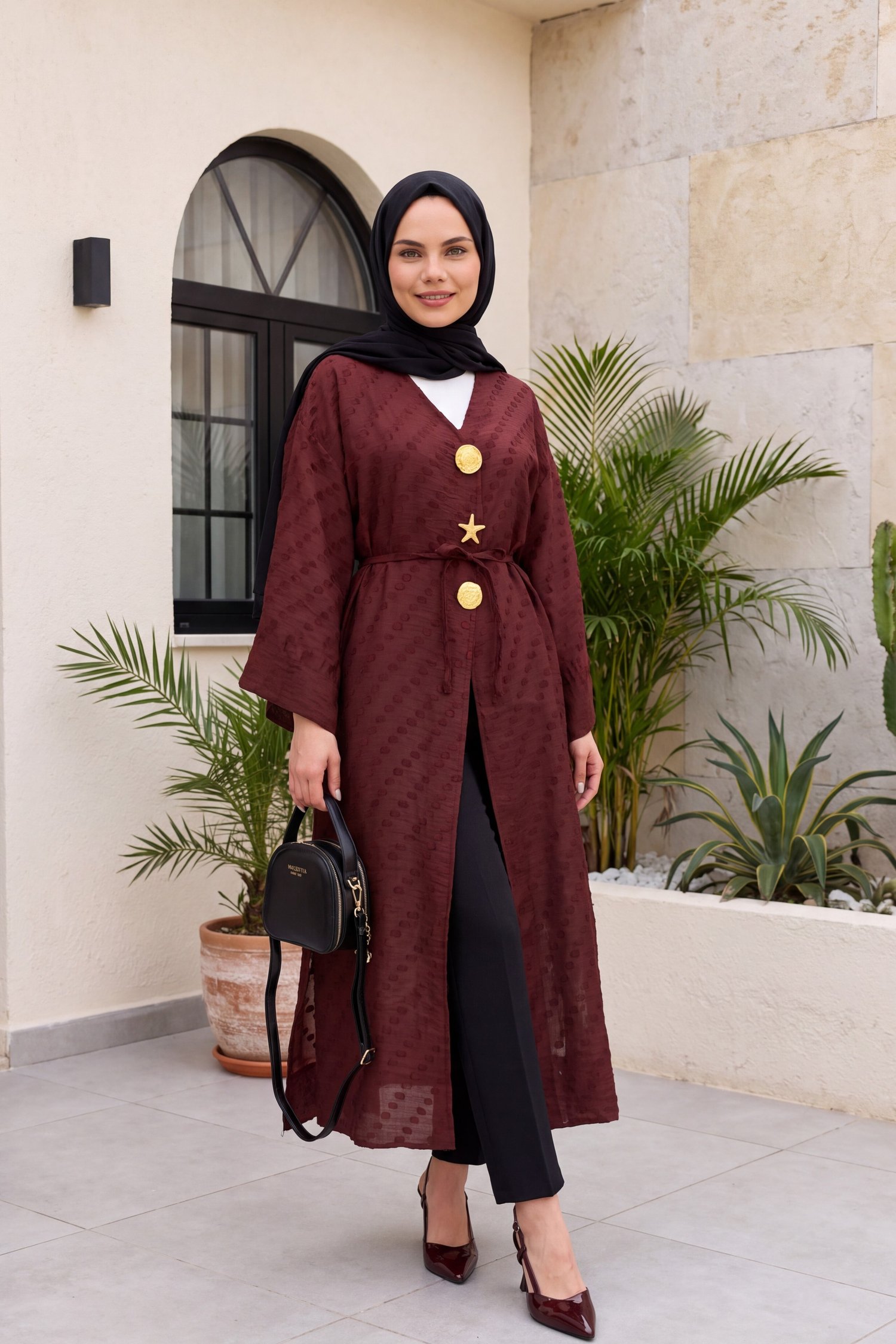 Broş Detaylı Yanları Yırtmaçlı Kabartma Puantiye Desenli Jakarlı Kimono -Bordo