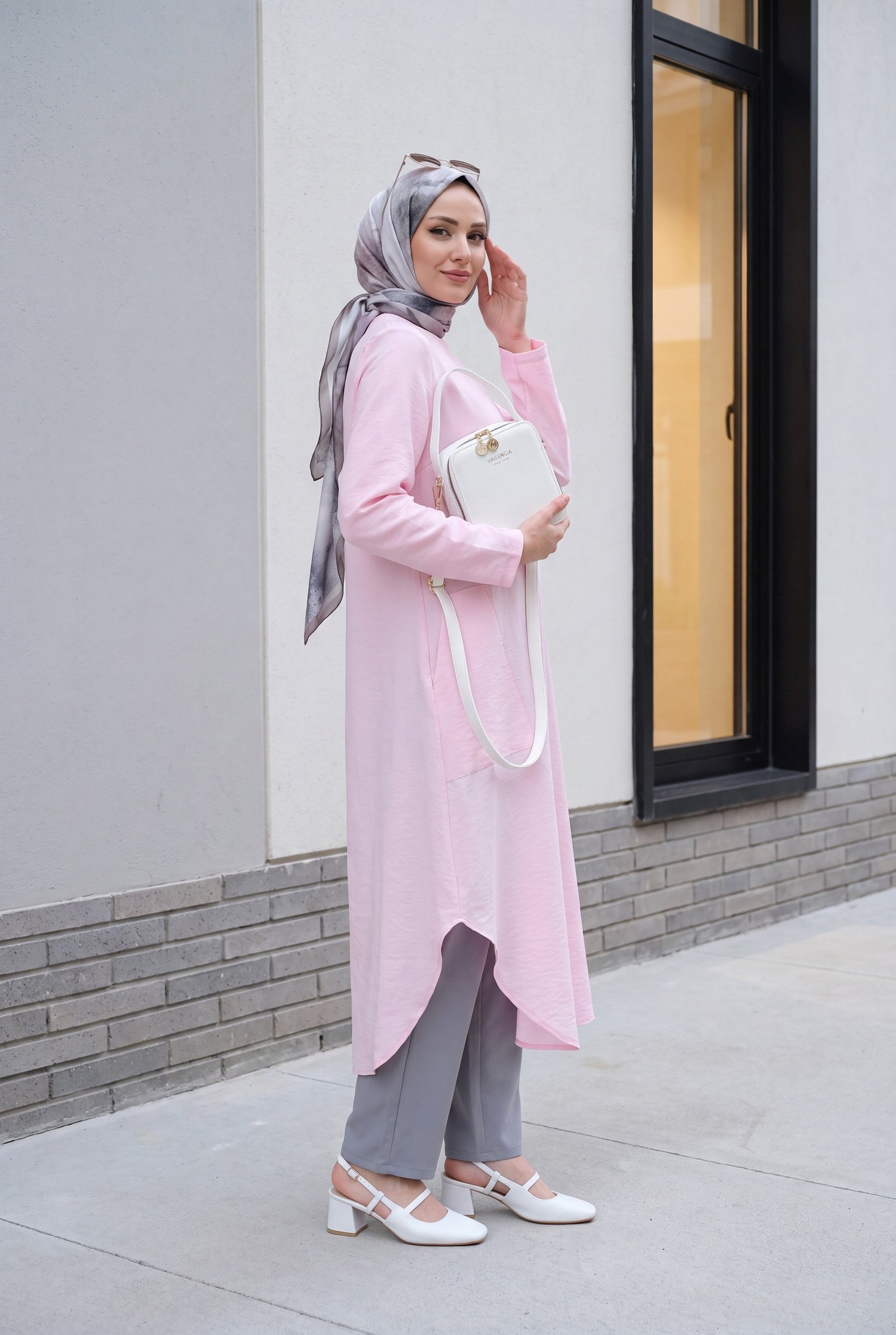 Cepli Yanları Yırtmaçlı Uzun Rayon Tunik  -Pudra
