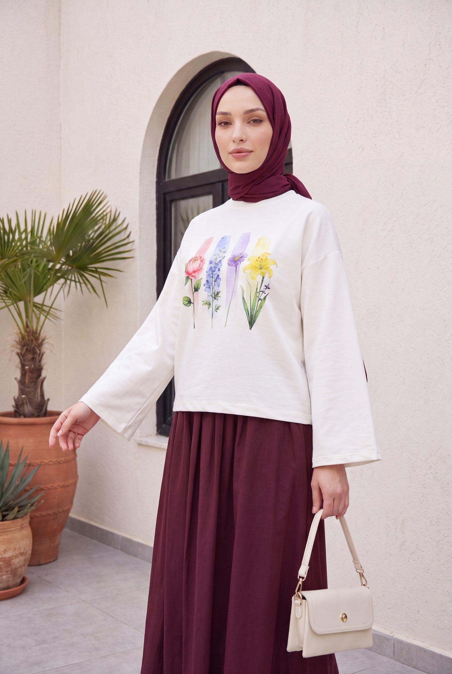 Çiçek Baskılı Bisiklet Yaka Oversize 2 İplik Penye Sweatshirt -Ekru