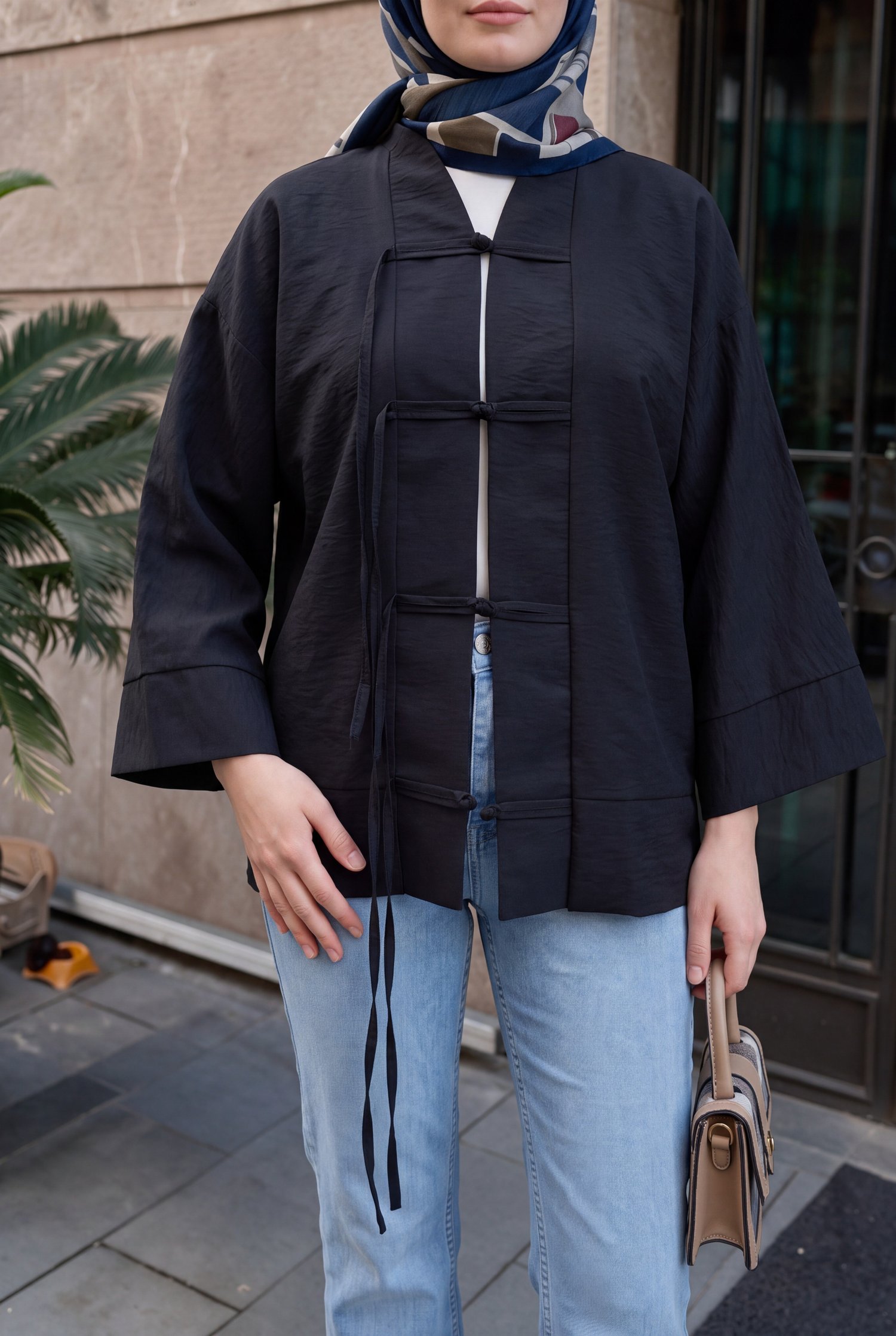 Çin Düğümü Kapamalı Hakim Yaka Paraşüt Kimono -Siyah