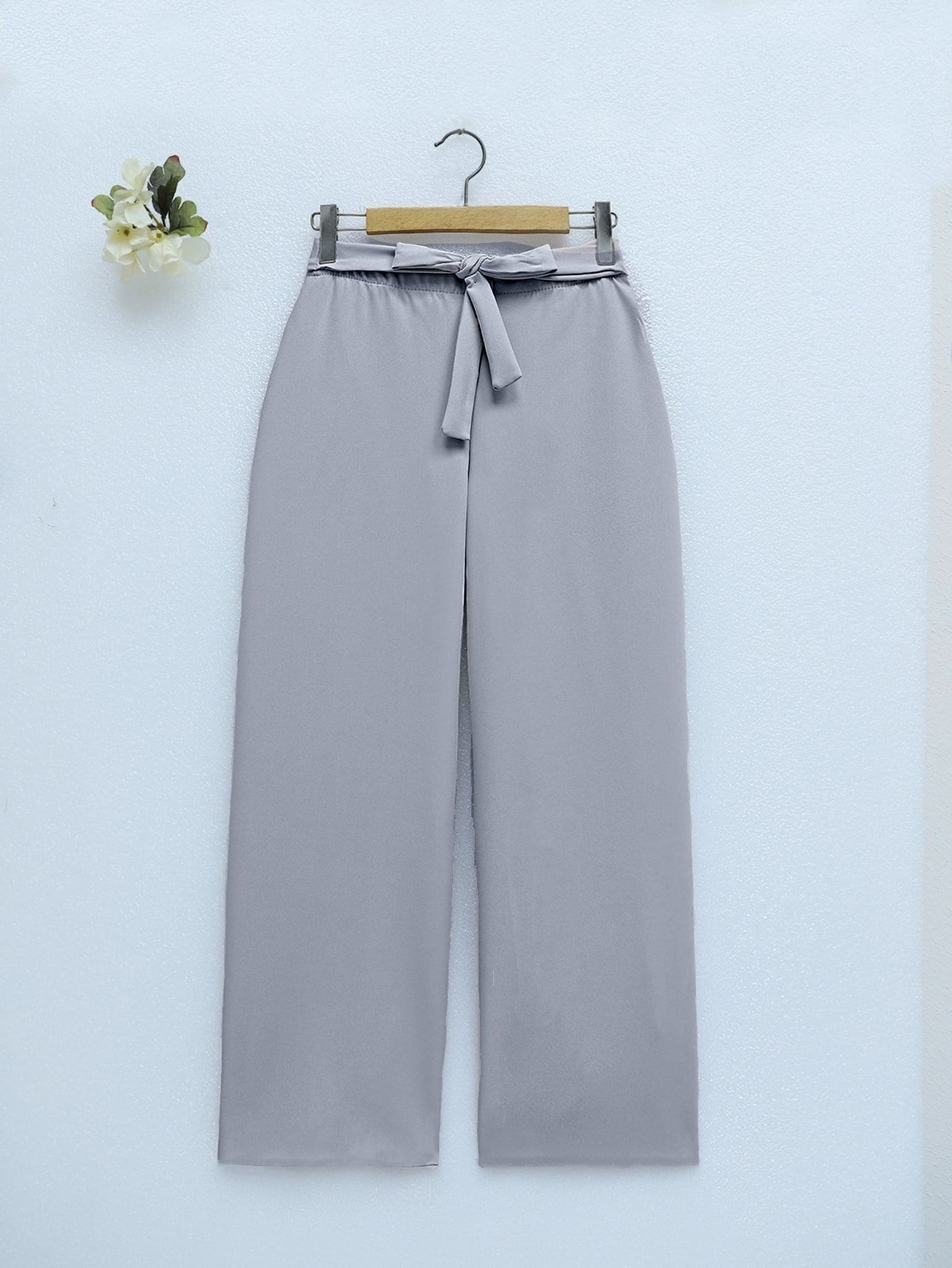 Duble Kumaş Beli Kuşaklı Bol Paça Pantolon   -Gri